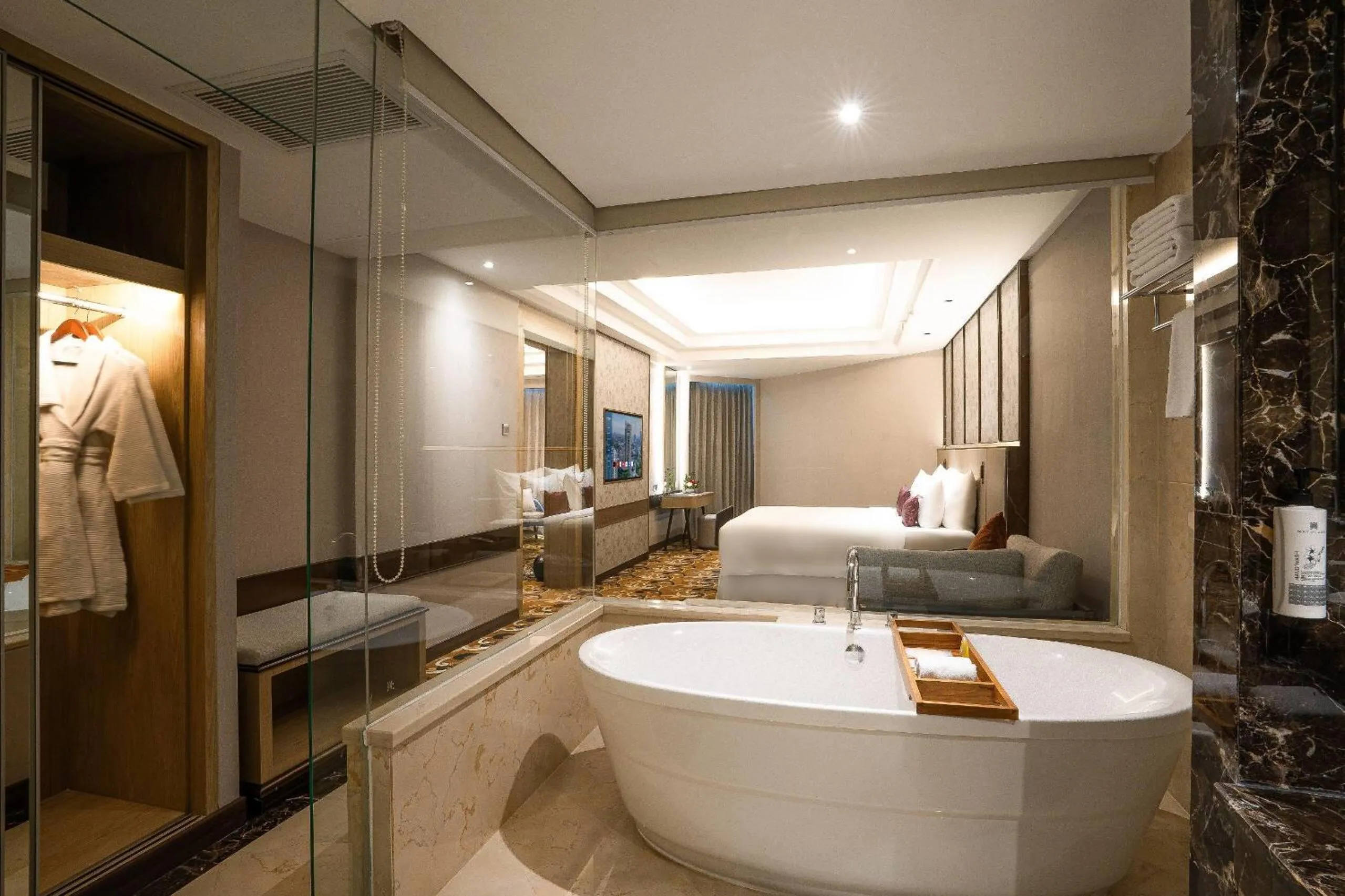 Bathroom, Bed in Wyndham Surabaya