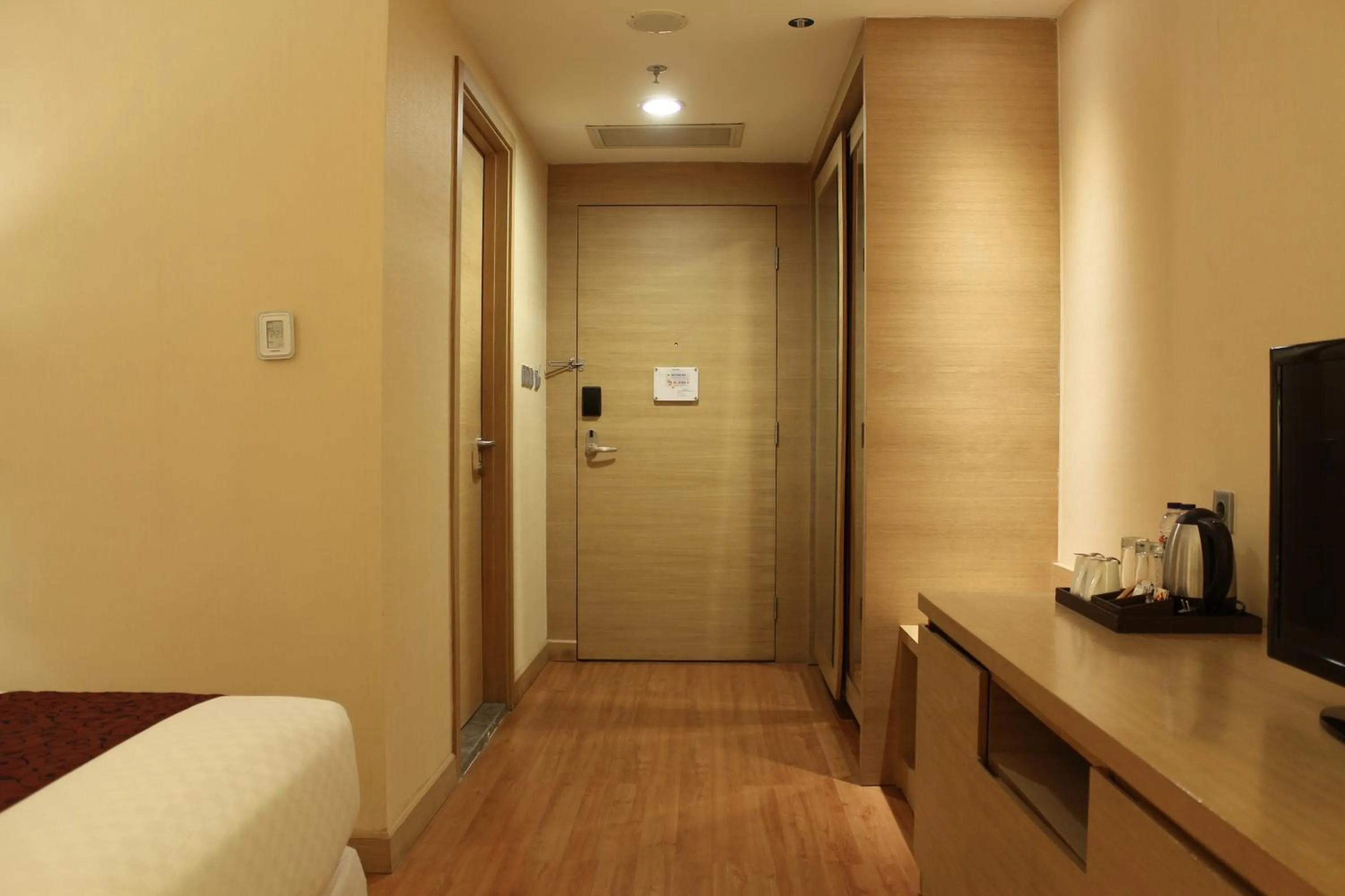 TV and multimedia in Wyndham Surabaya