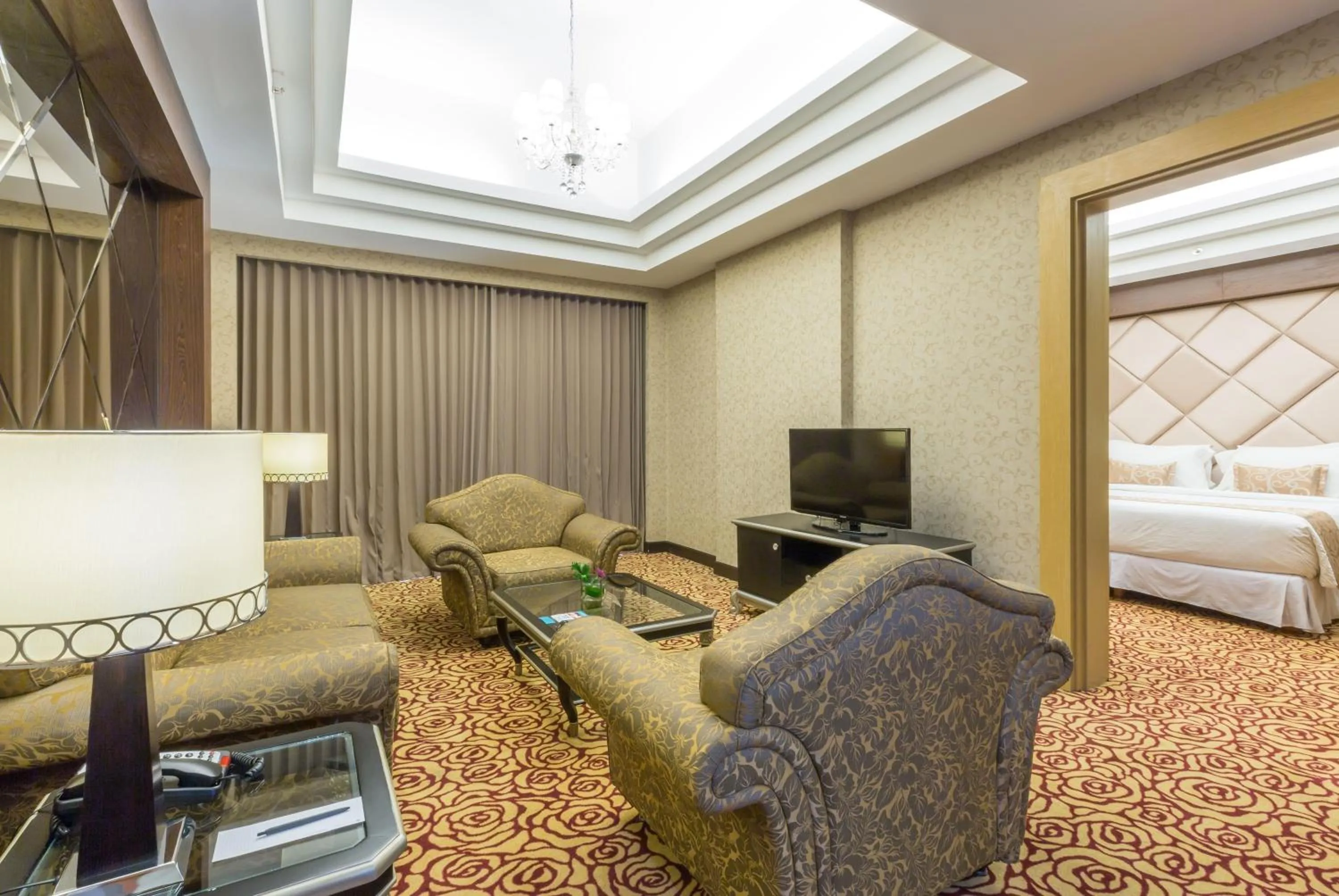 Photo of the whole room, Bed in Wyndham Surabaya