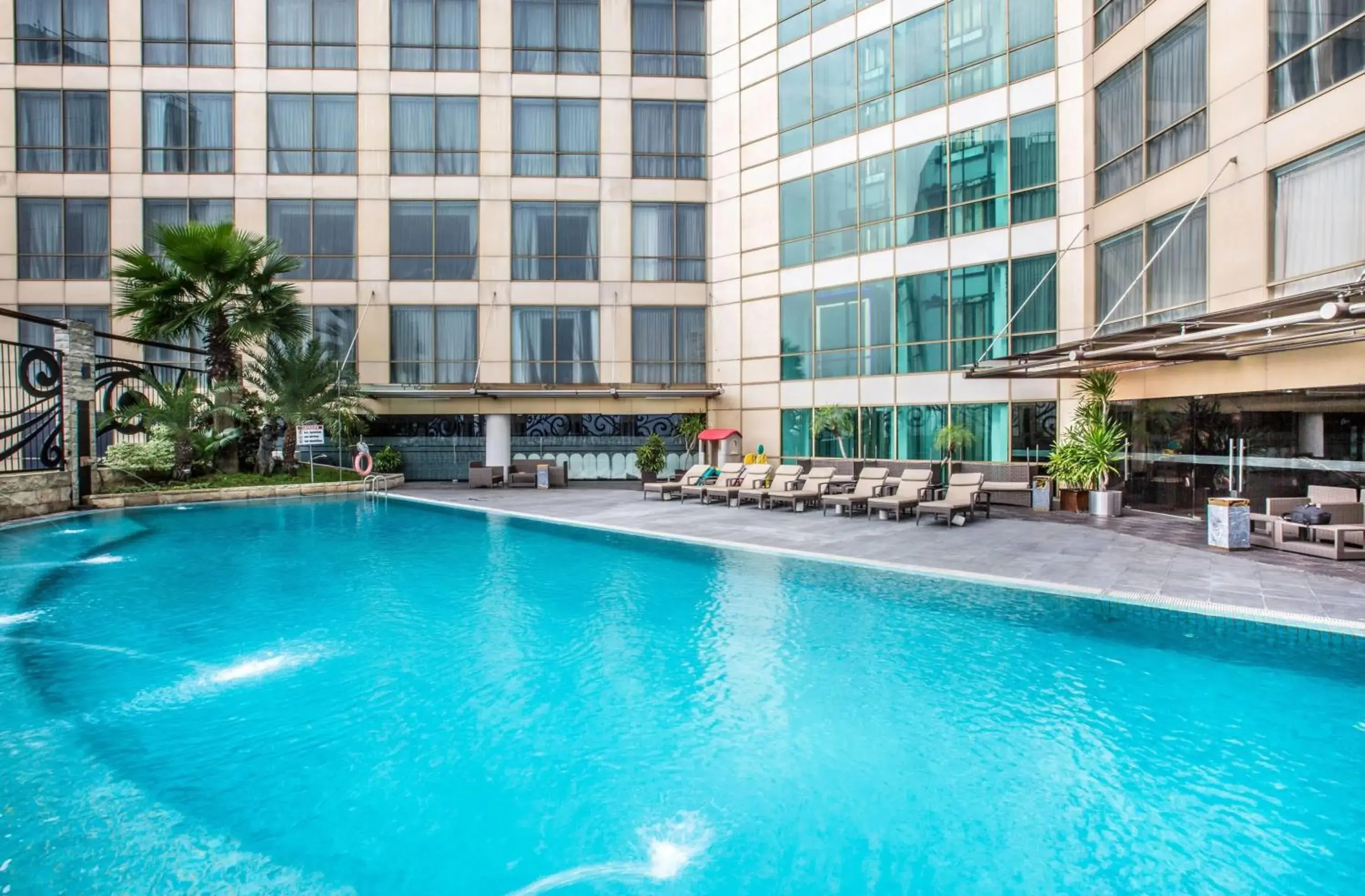 Pool view in Wyndham Surabaya Pool view in Wyndham Surabaya