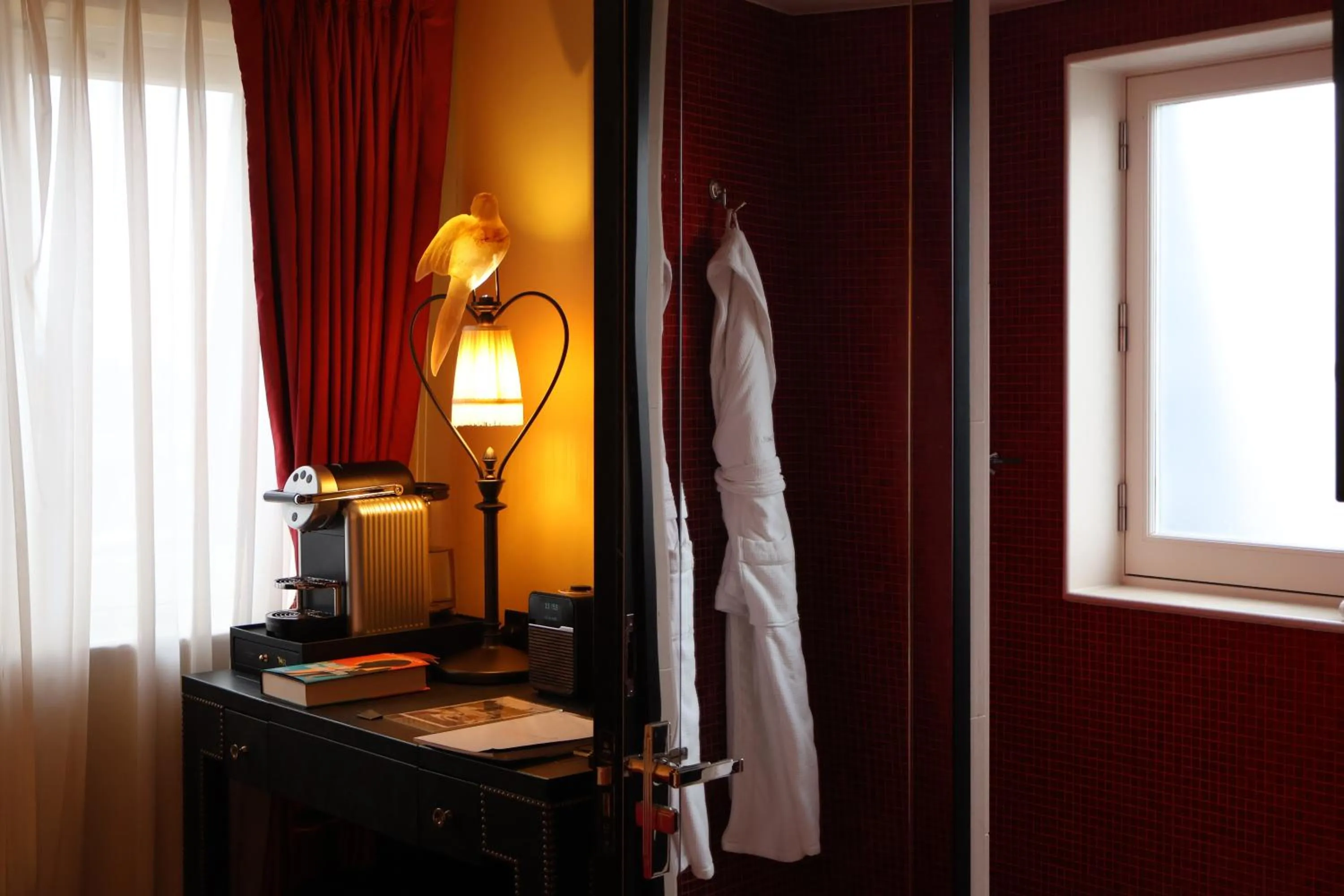 Bathroom in L'oscar London