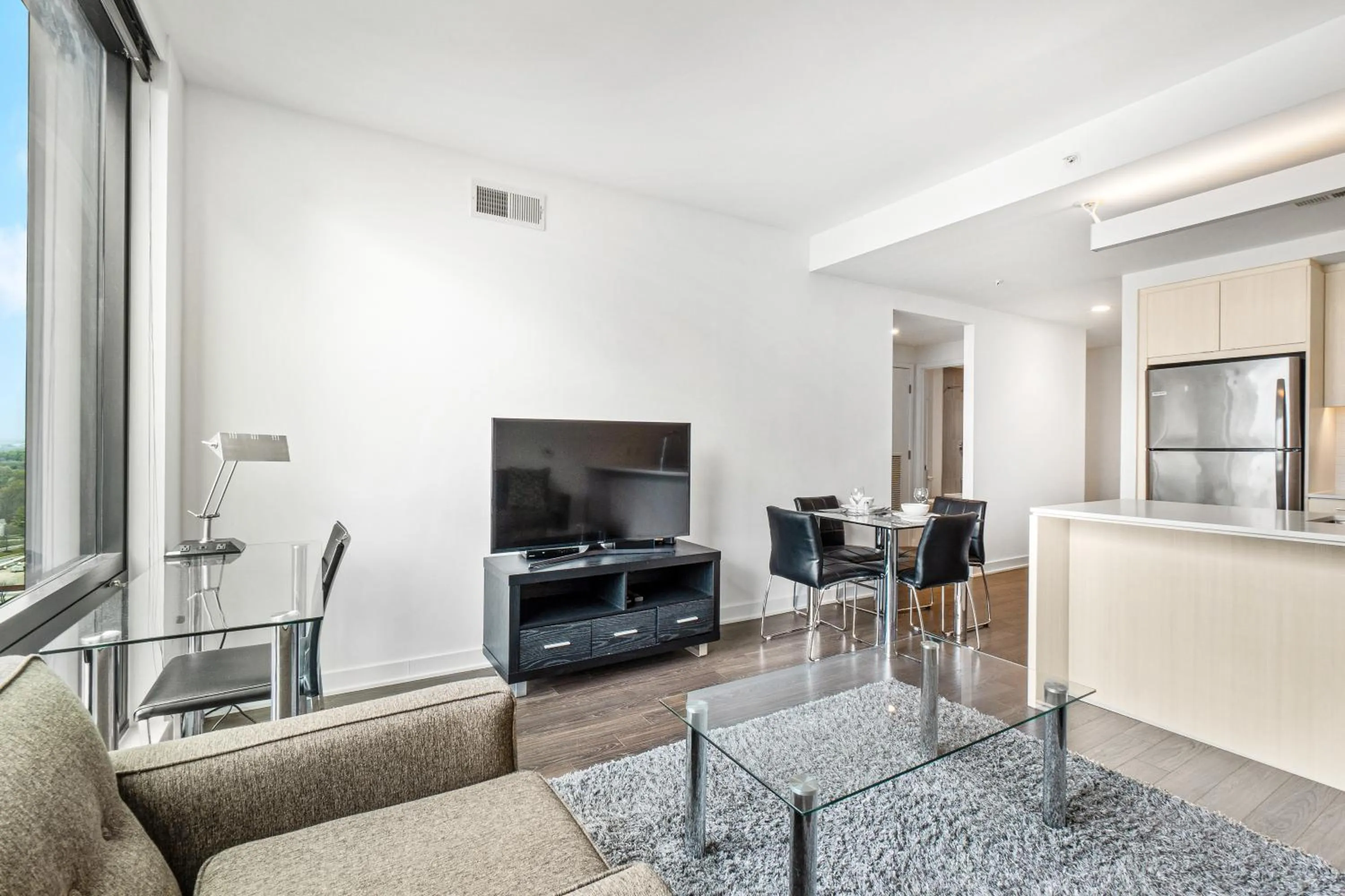 TV and multimedia in Global Luxury Suites at Reston Town Center