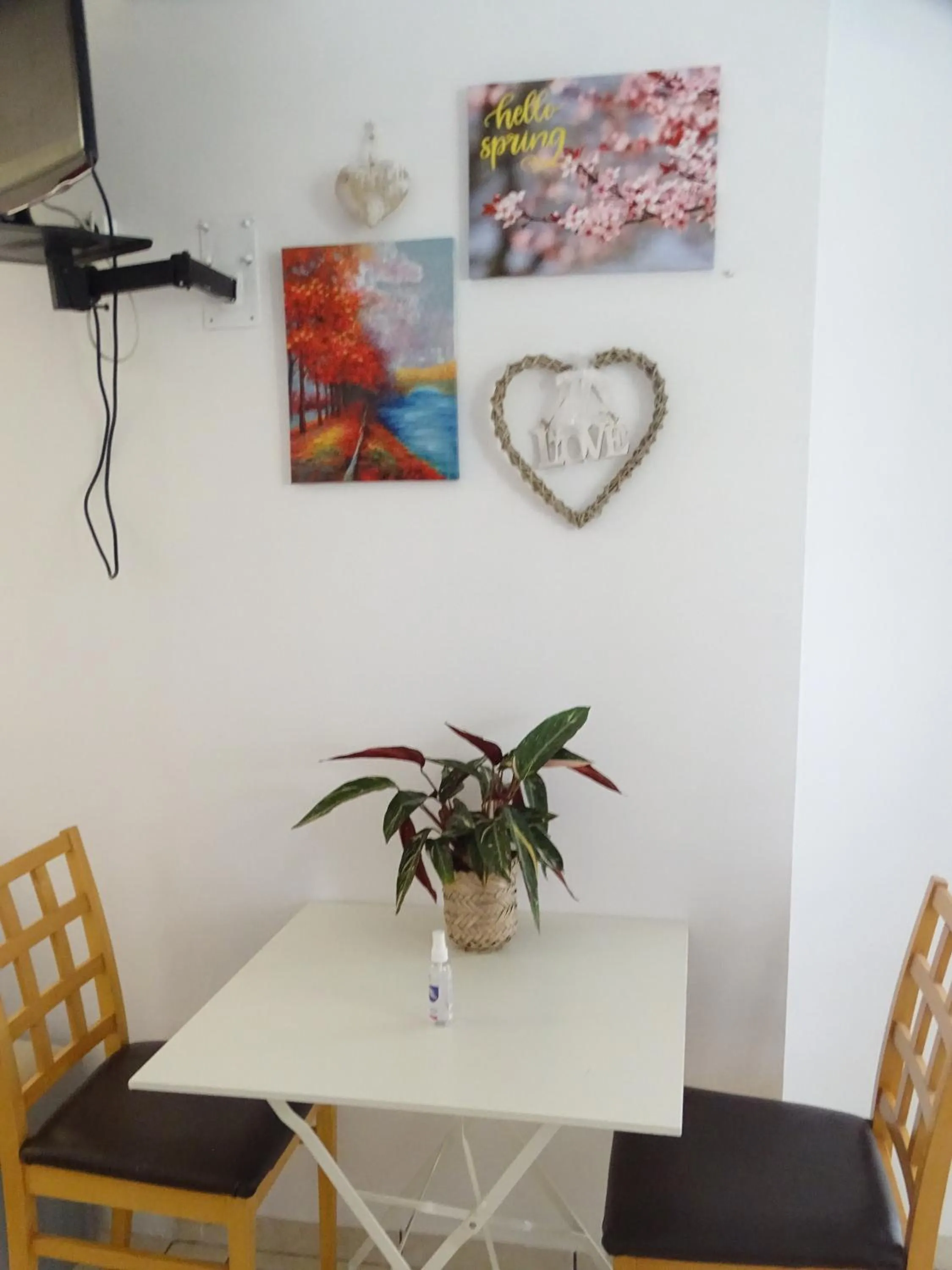 Breakfast in Artemis GreenHill