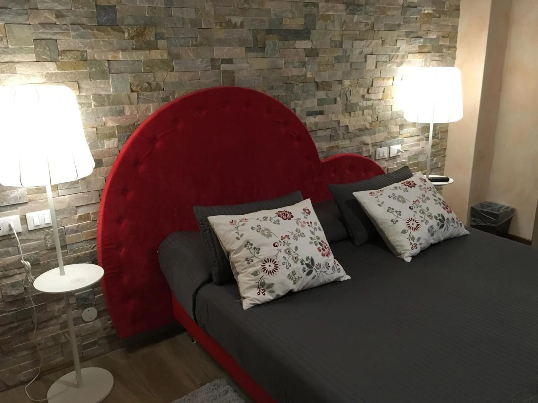 Decorative detail, Bed in Dimora del Riccio