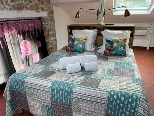 Bed in La Villa Roseraie , Hôtel Familial OUVERT TOUTE L ANNEE