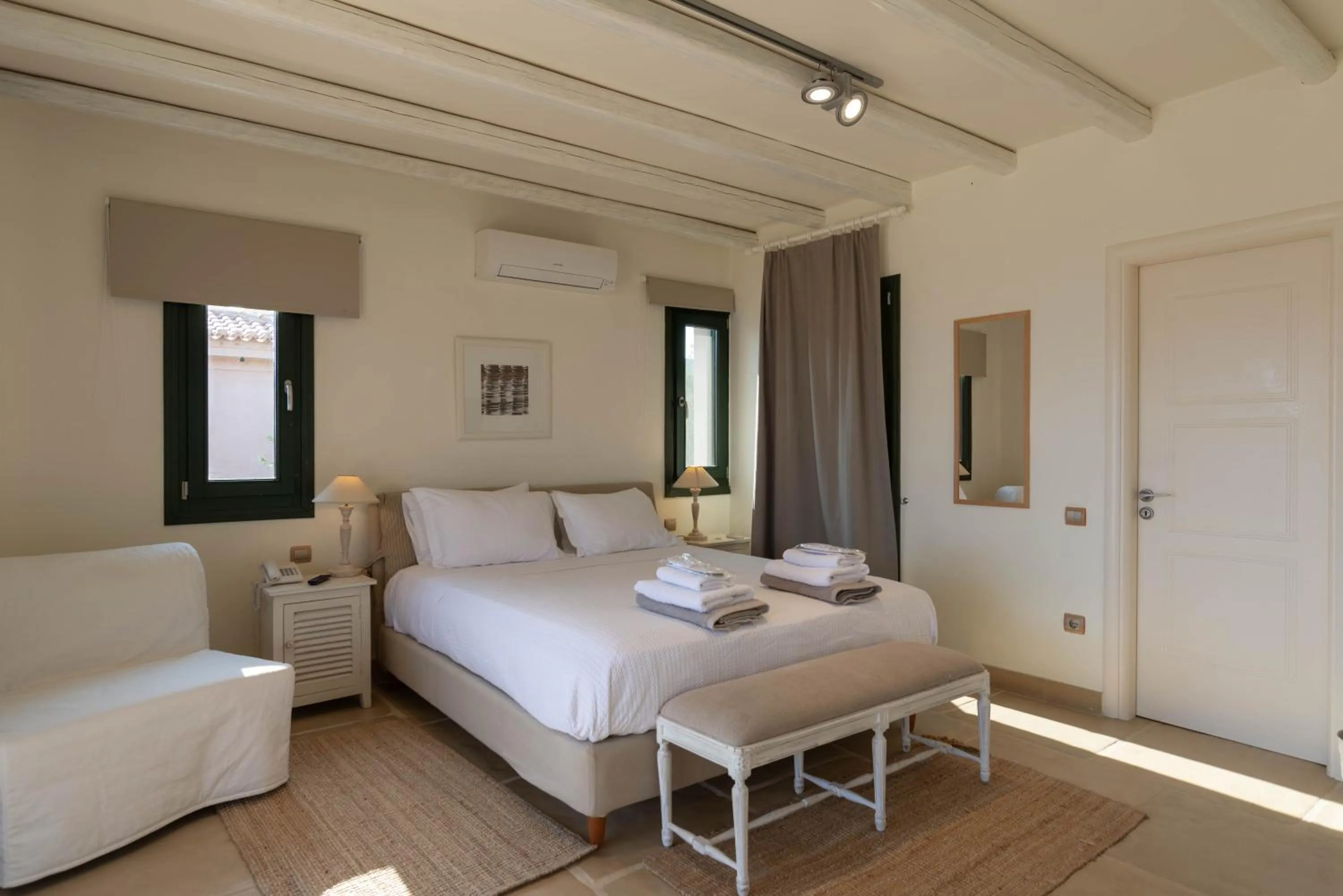 Bedroom, Bed in Therme Sea Luxury Lodge