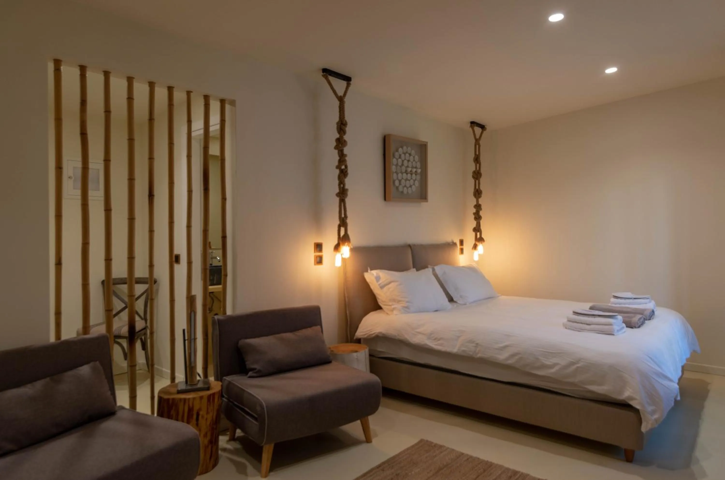 Dining area, Bed in Therme Sea Luxury Lodge