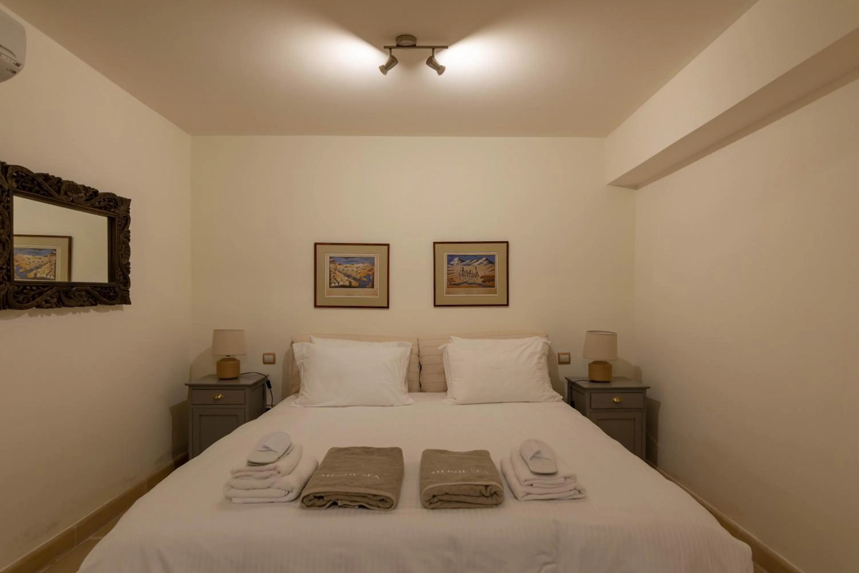 Bedroom, Bed in Therme Sea Luxury Lodge