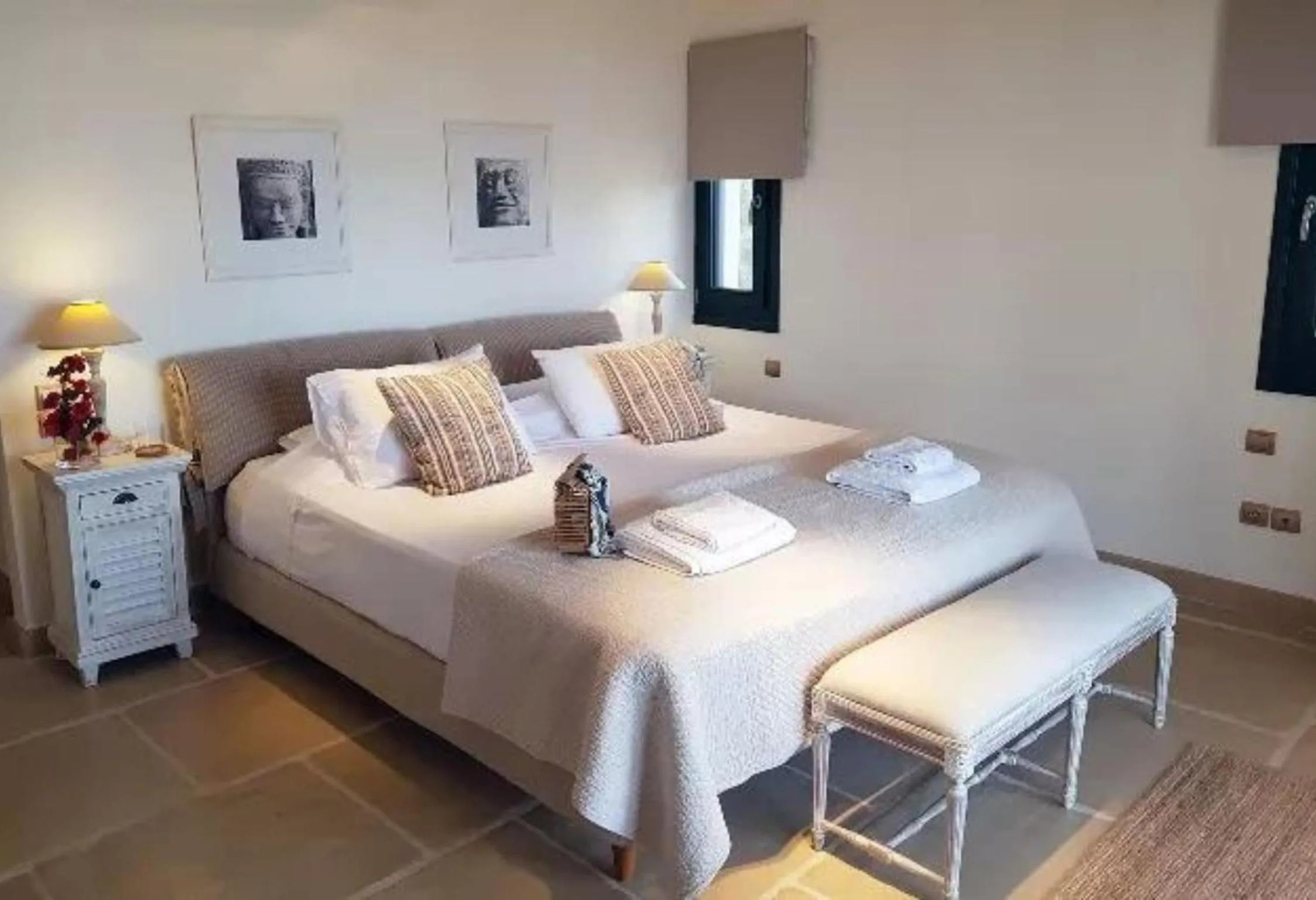 TV and multimedia, Bed in Therme Sea Luxury Lodge