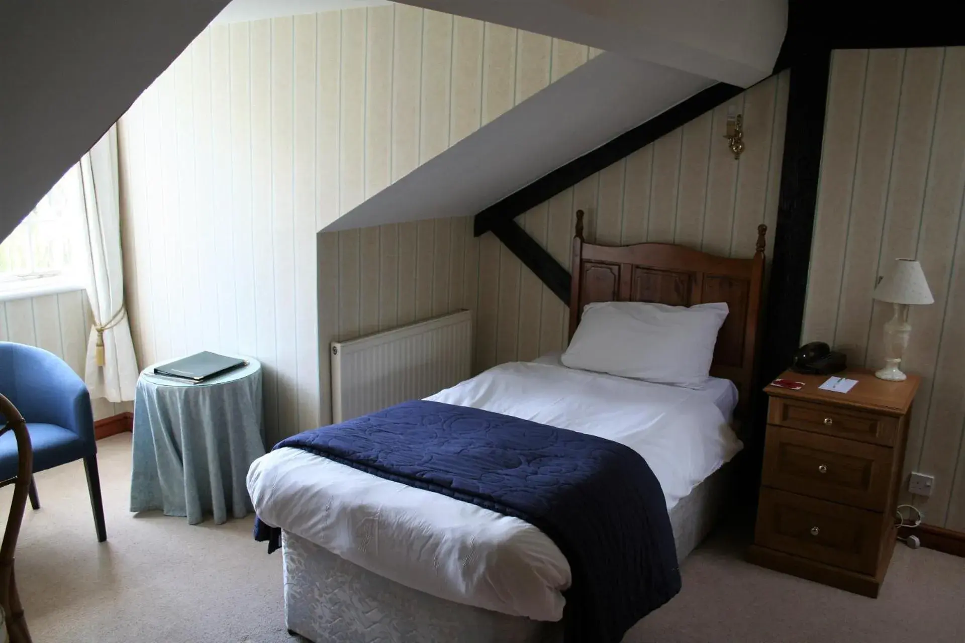 Single Room in Chiseldon House Hotel Single Room in Chiseldon House Hotel