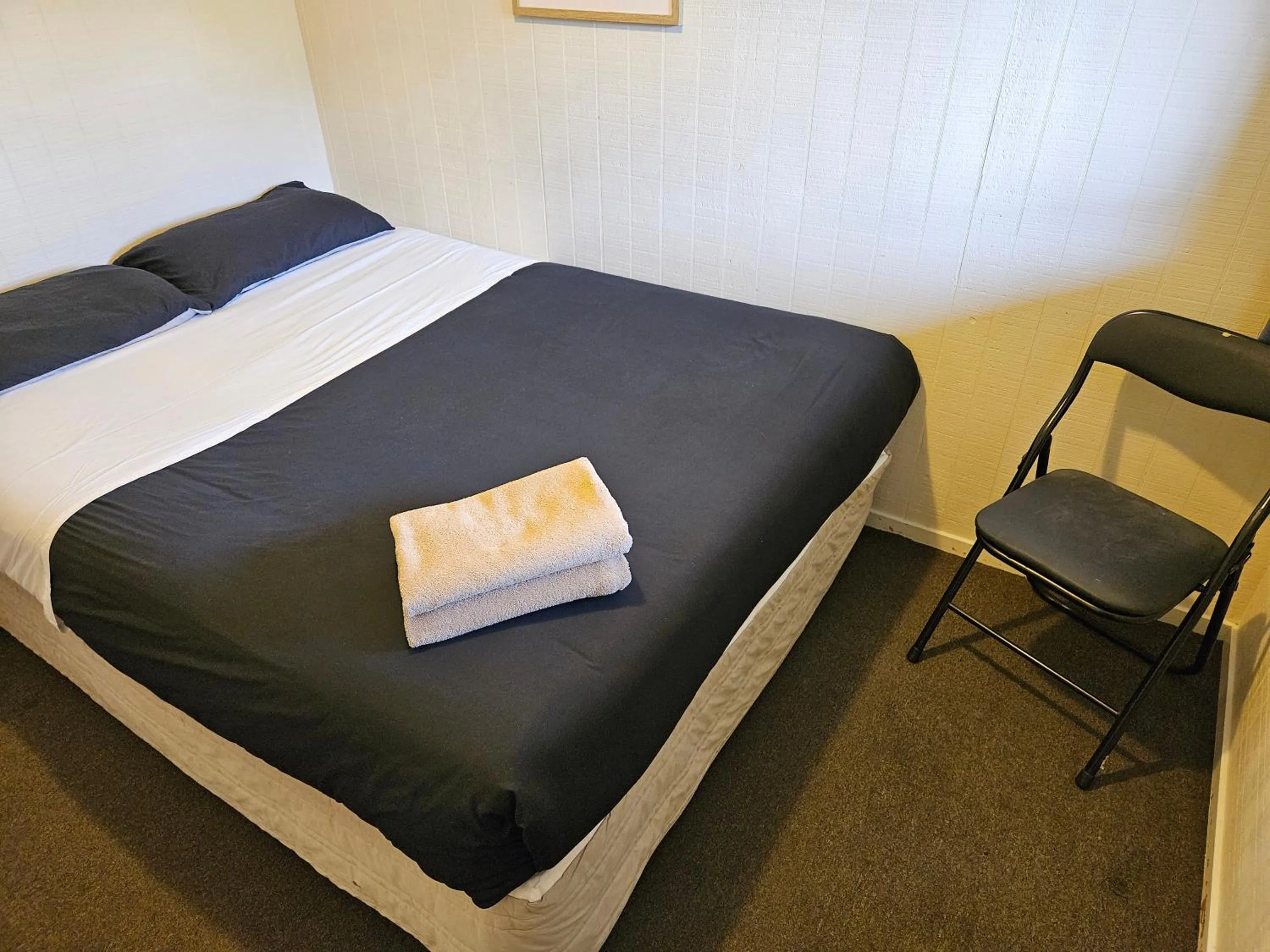 Bed in Bulls Motel & Holiday Park