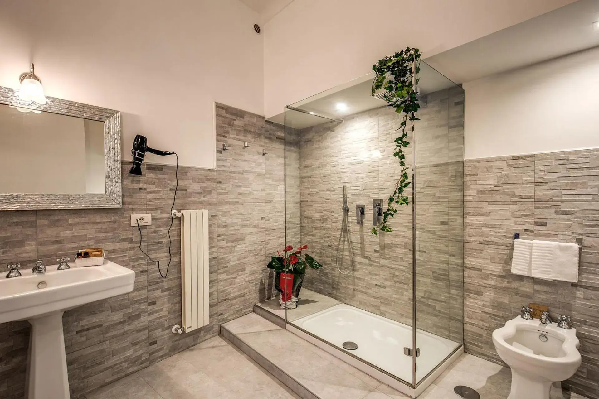 Deluxe Double or Twin Room in Feronia Guest house Deluxe Double or Twin Room in Feronia Guest house