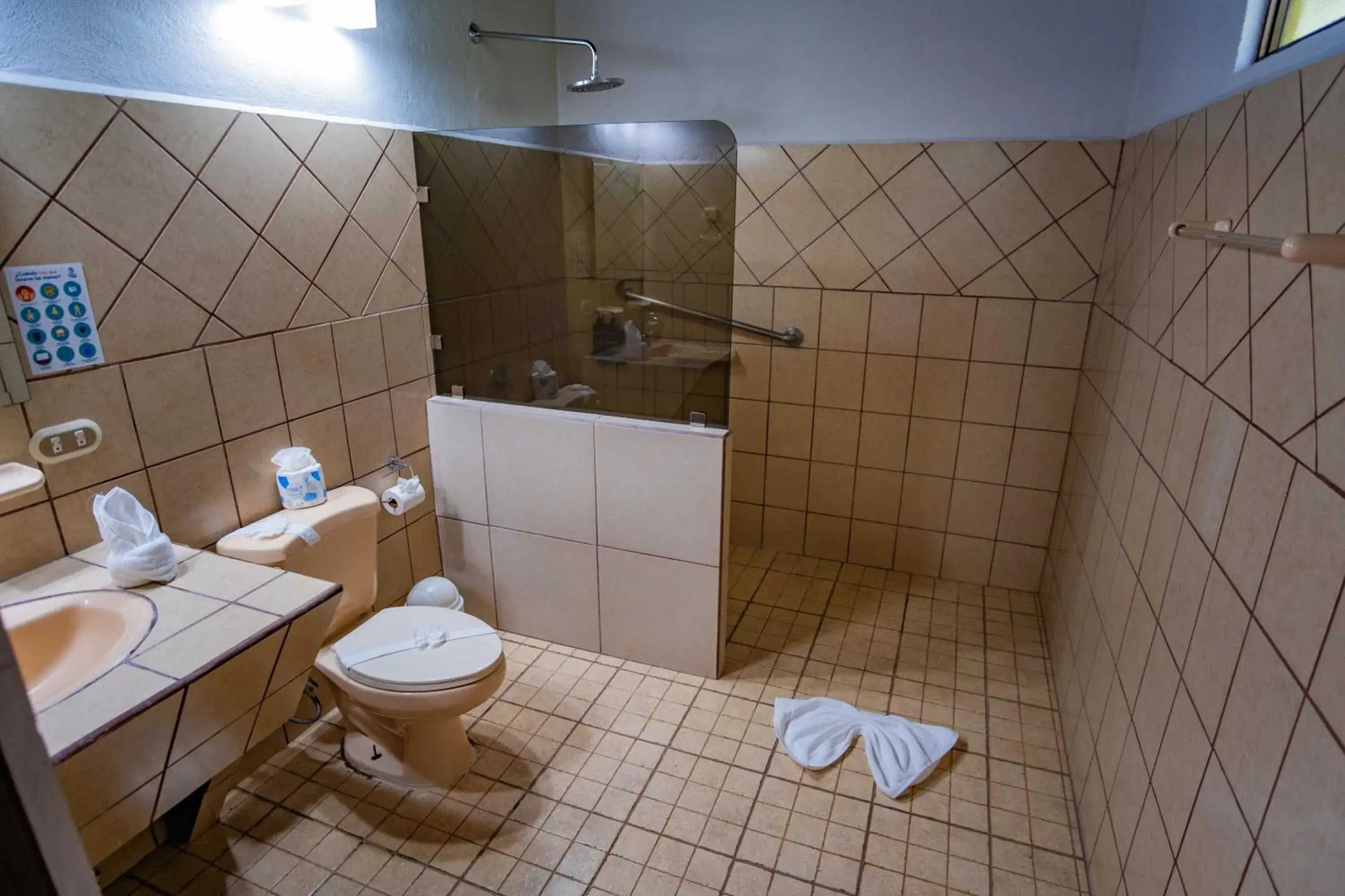 Bathroom in Hotel Campo Verde Bathroom in Hotel Campo Verde