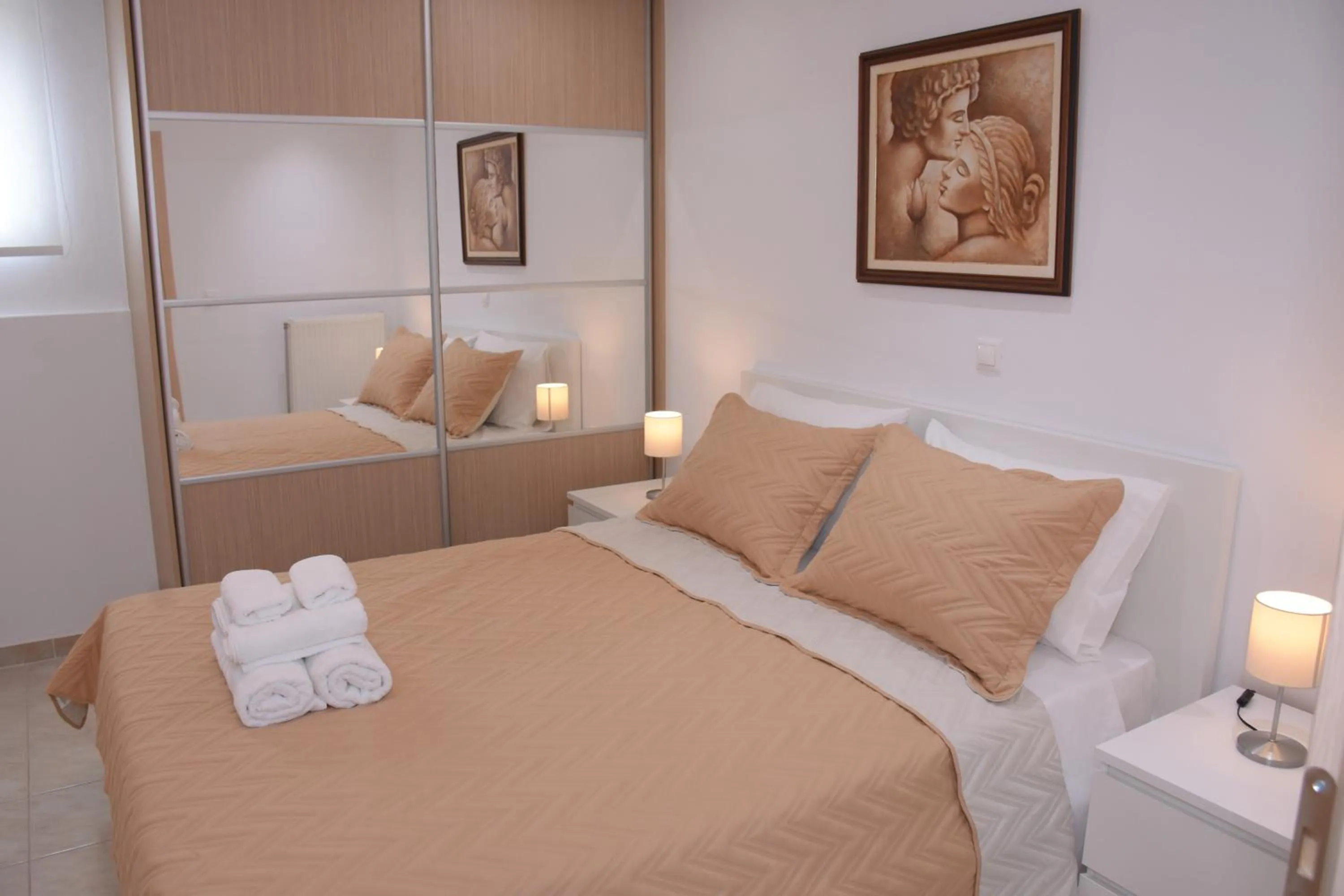 TV and multimedia, Bed in Keratea Apartment Athens Airport