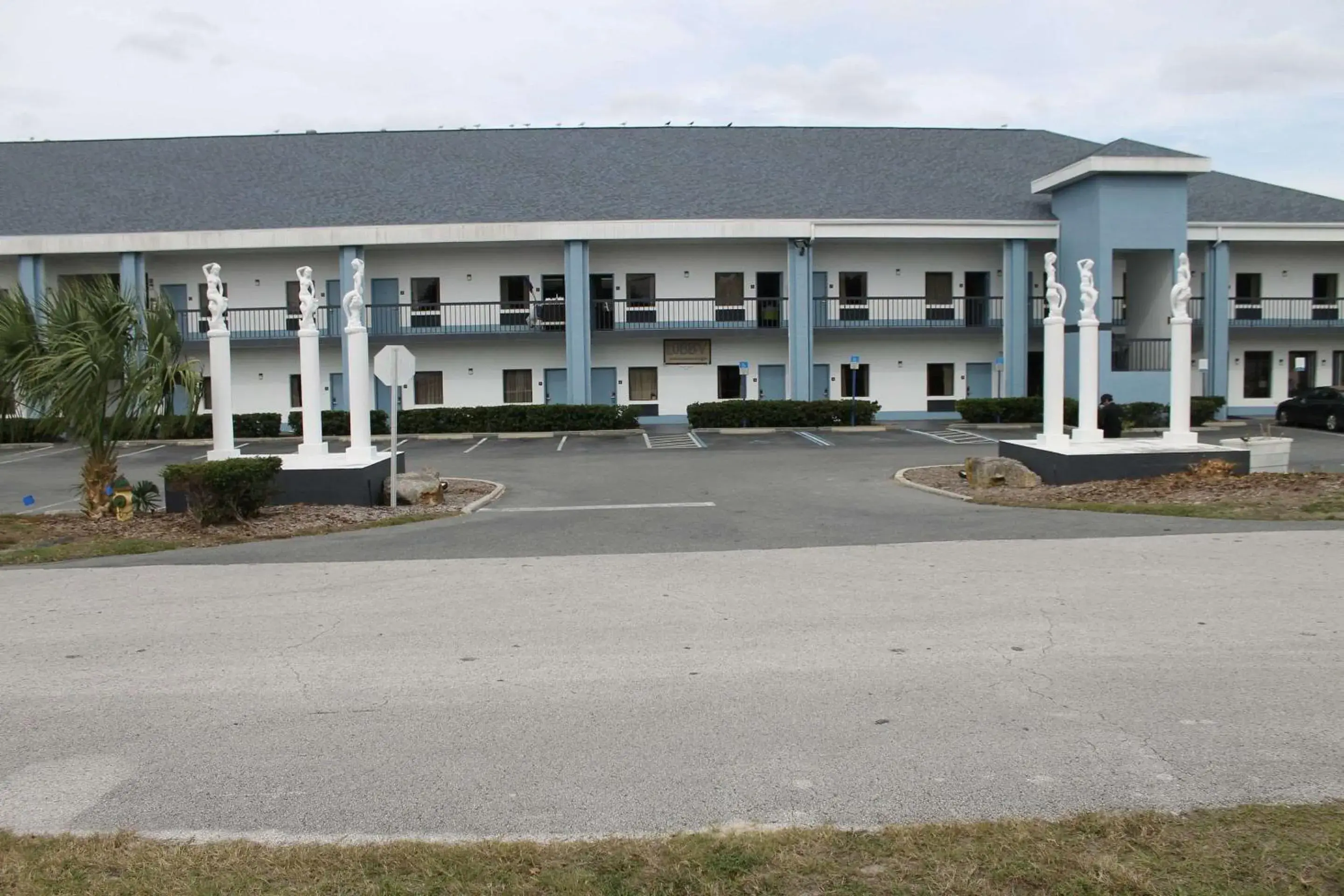 Property building in Quality Inn - Weeki Wachee Property building in Quality Inn - Weeki Wachee