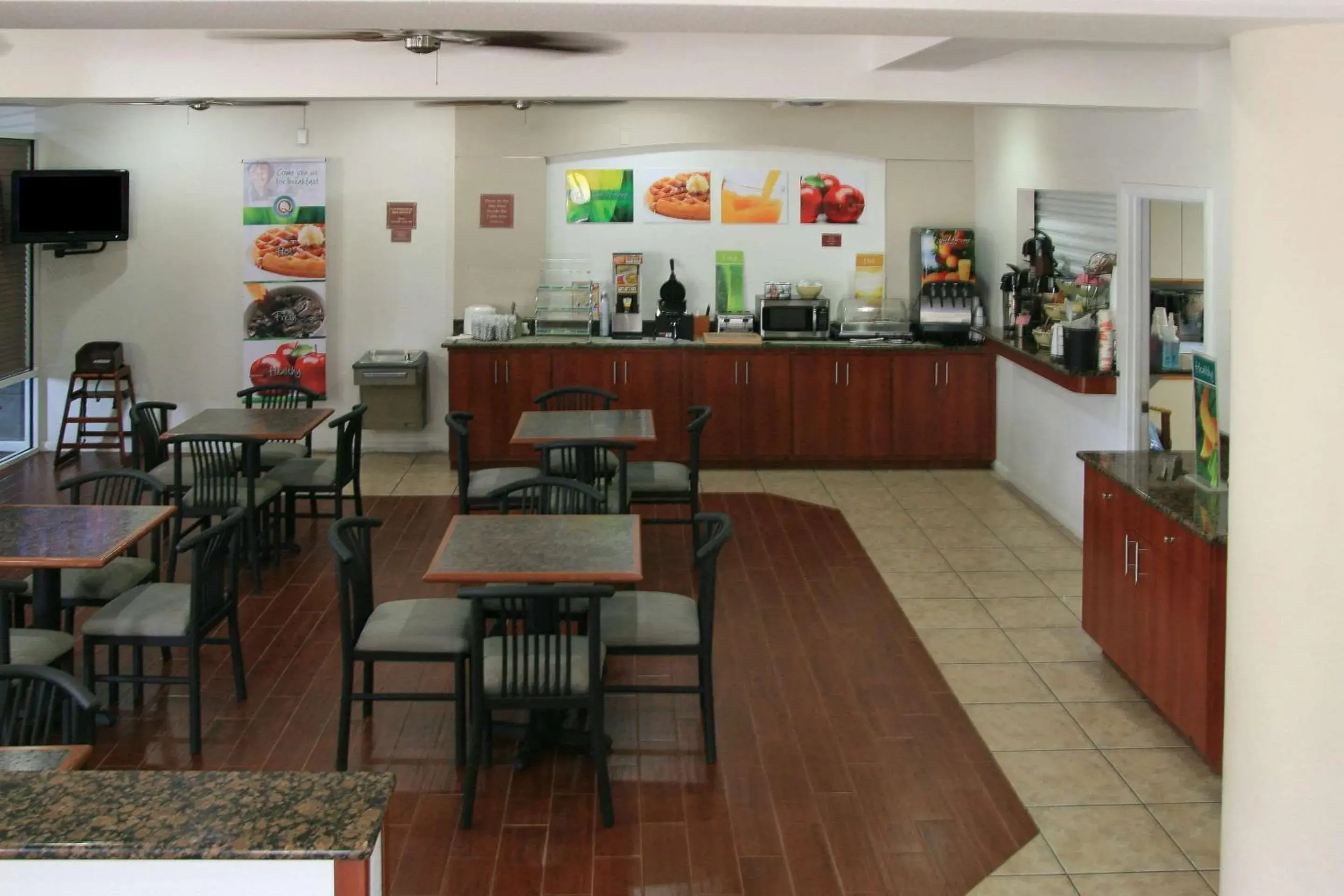 Breakfast in Quality Inn - Weeki Wachee Breakfast in Quality Inn - Weeki Wachee