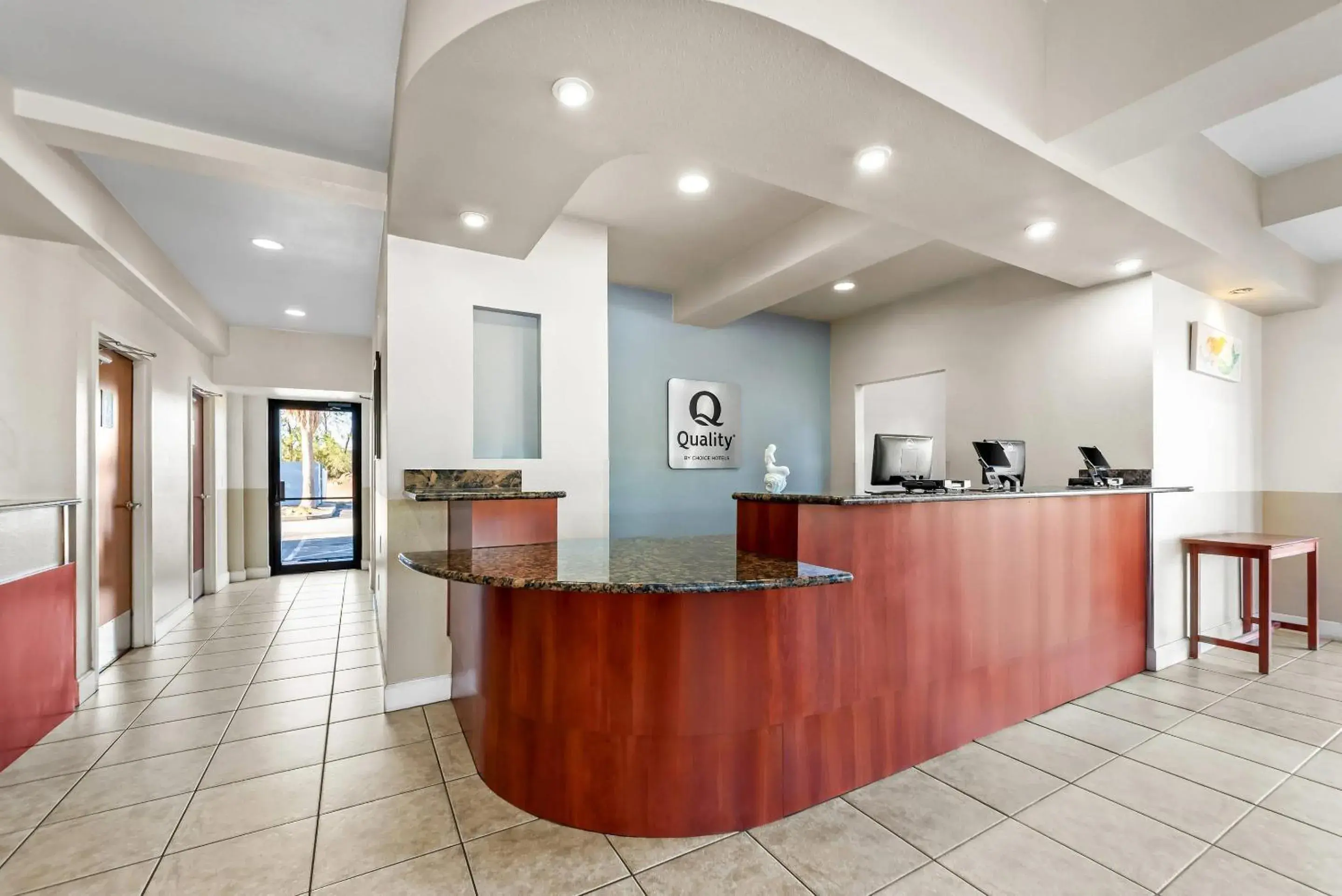 Lobby or reception in Quality Inn Weeki Wachee - Spring Hill Lobby or reception in Quality Inn Weeki Wachee - Spring Hill