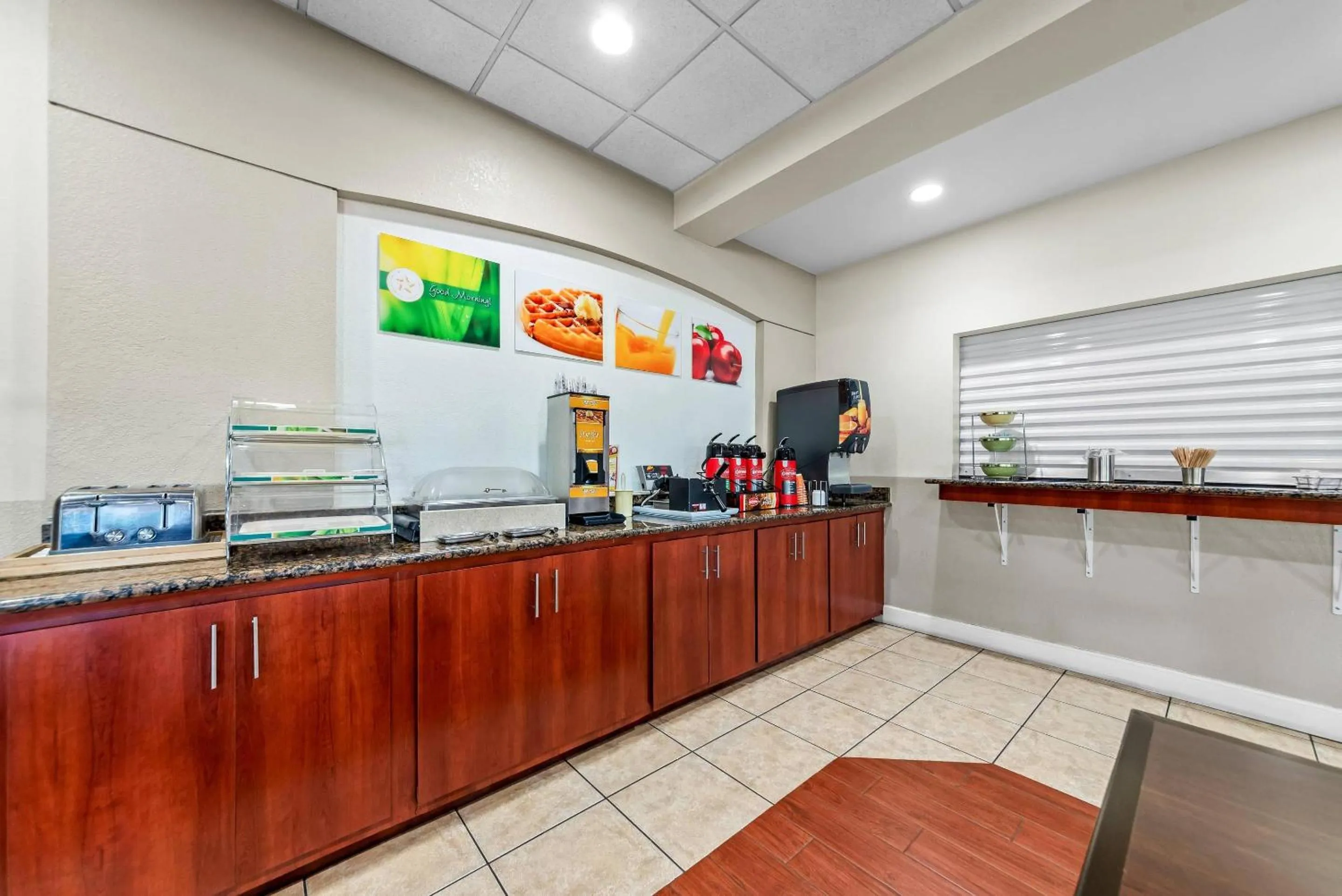 Breakfast in Quality Inn Weeki Wachee - Spring Hill