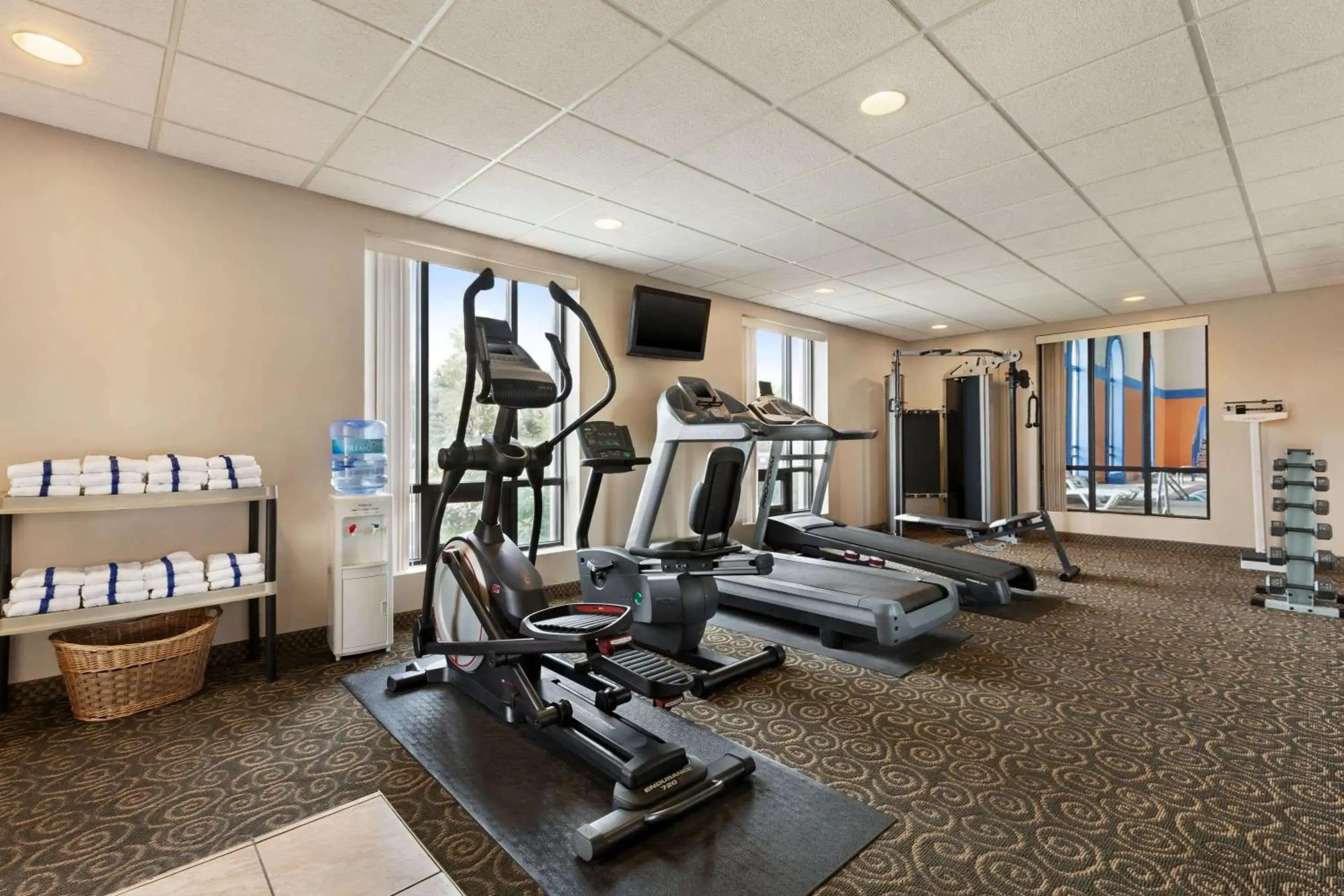 Fitness centre/facilities in Howard Johnson by Wyndham Billings Fitness centre/facilities in Howard Johnson by Wyndham Billings