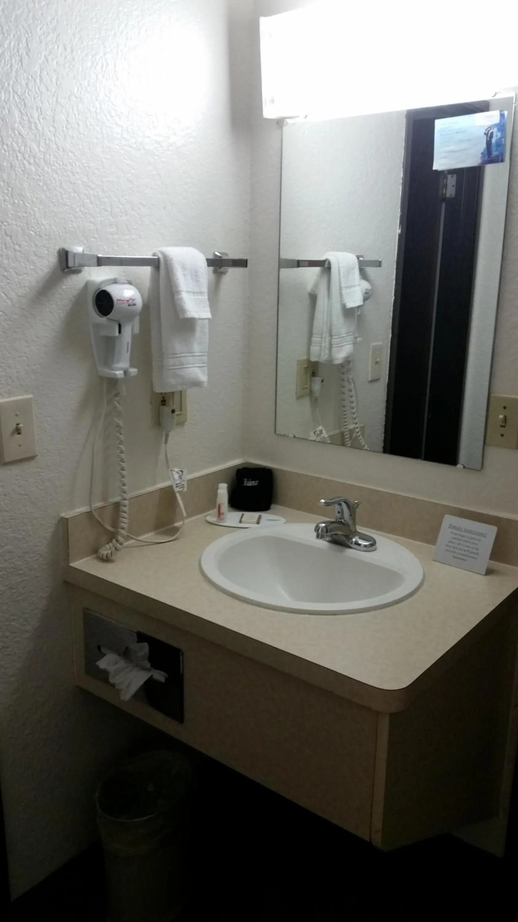 Bathroom in Howard Johnson by Wyndham Billings