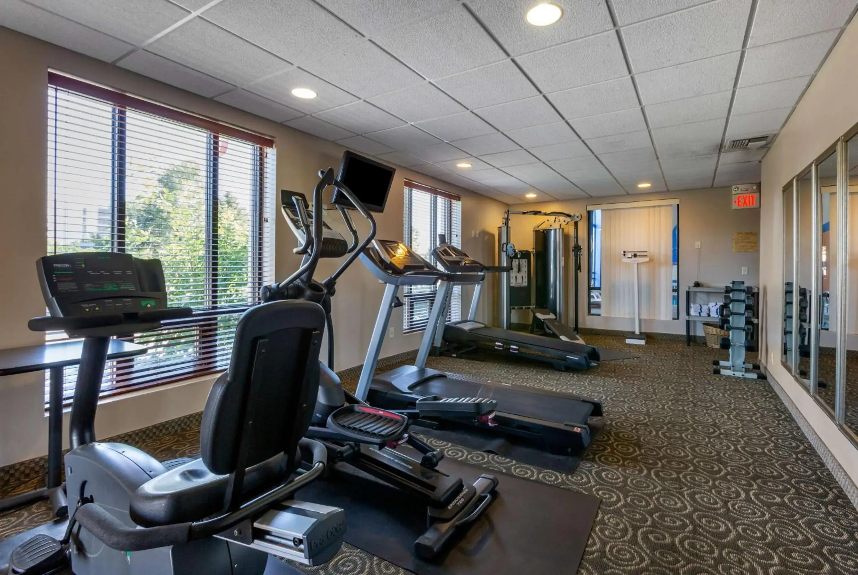 Fitness centre/facilities in Howard Johnson by Wyndham Billings Fitness centre/facilities in Howard Johnson by Wyndham Billings