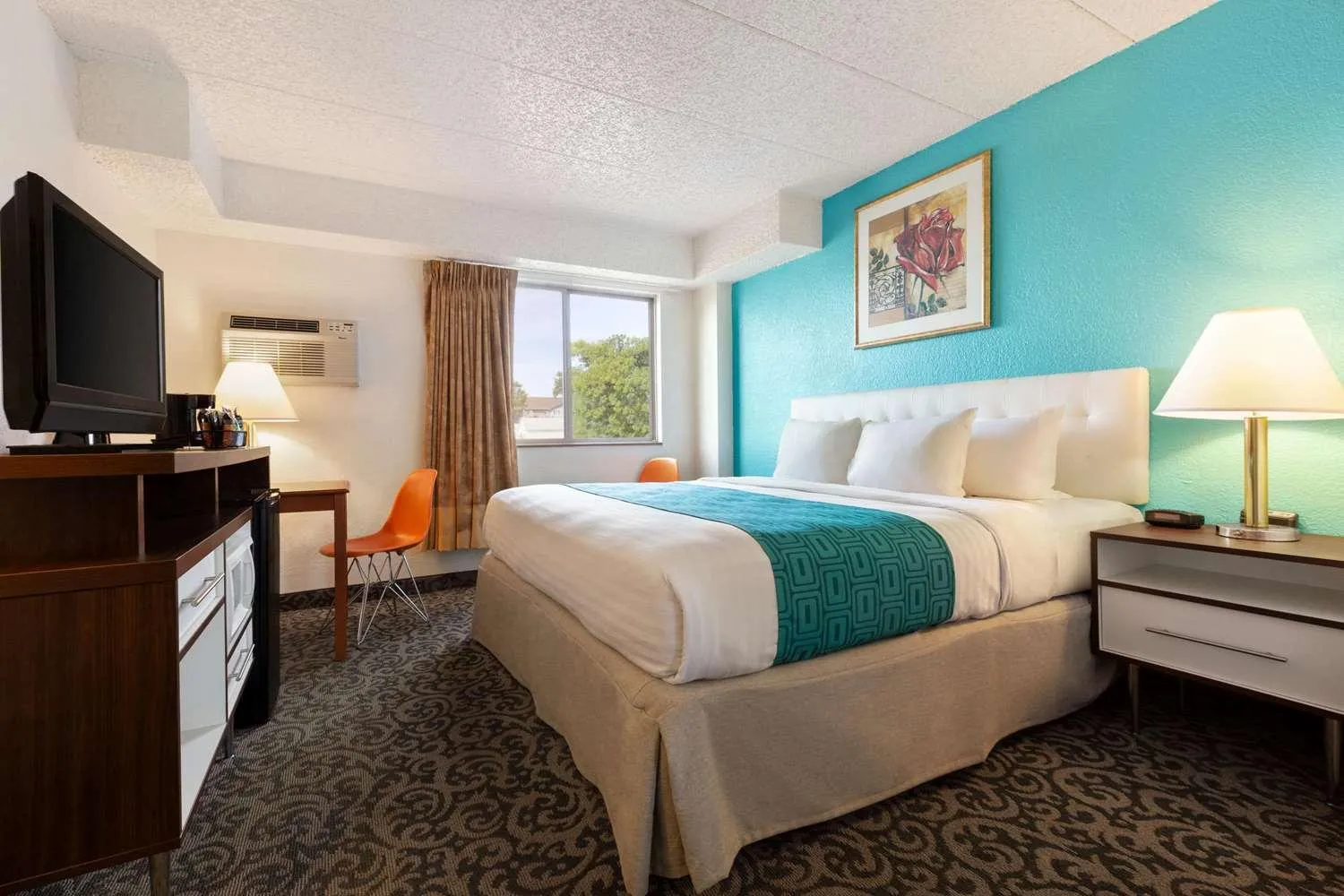 Photo of the whole room, Bed in Howard Johnson by Wyndham Billings