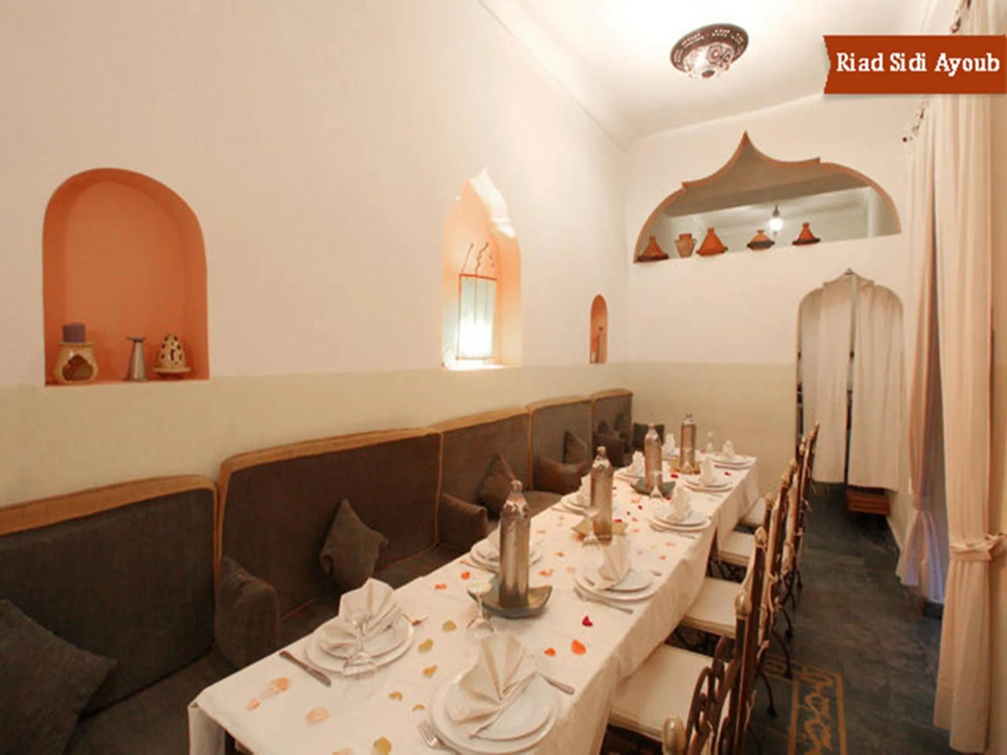 Restaurant/places to eat in Riad Sidi Ayoub