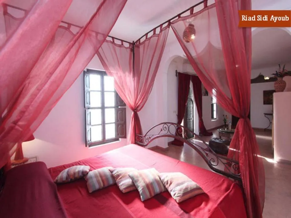 Bed in Riad Sidi Ayoub