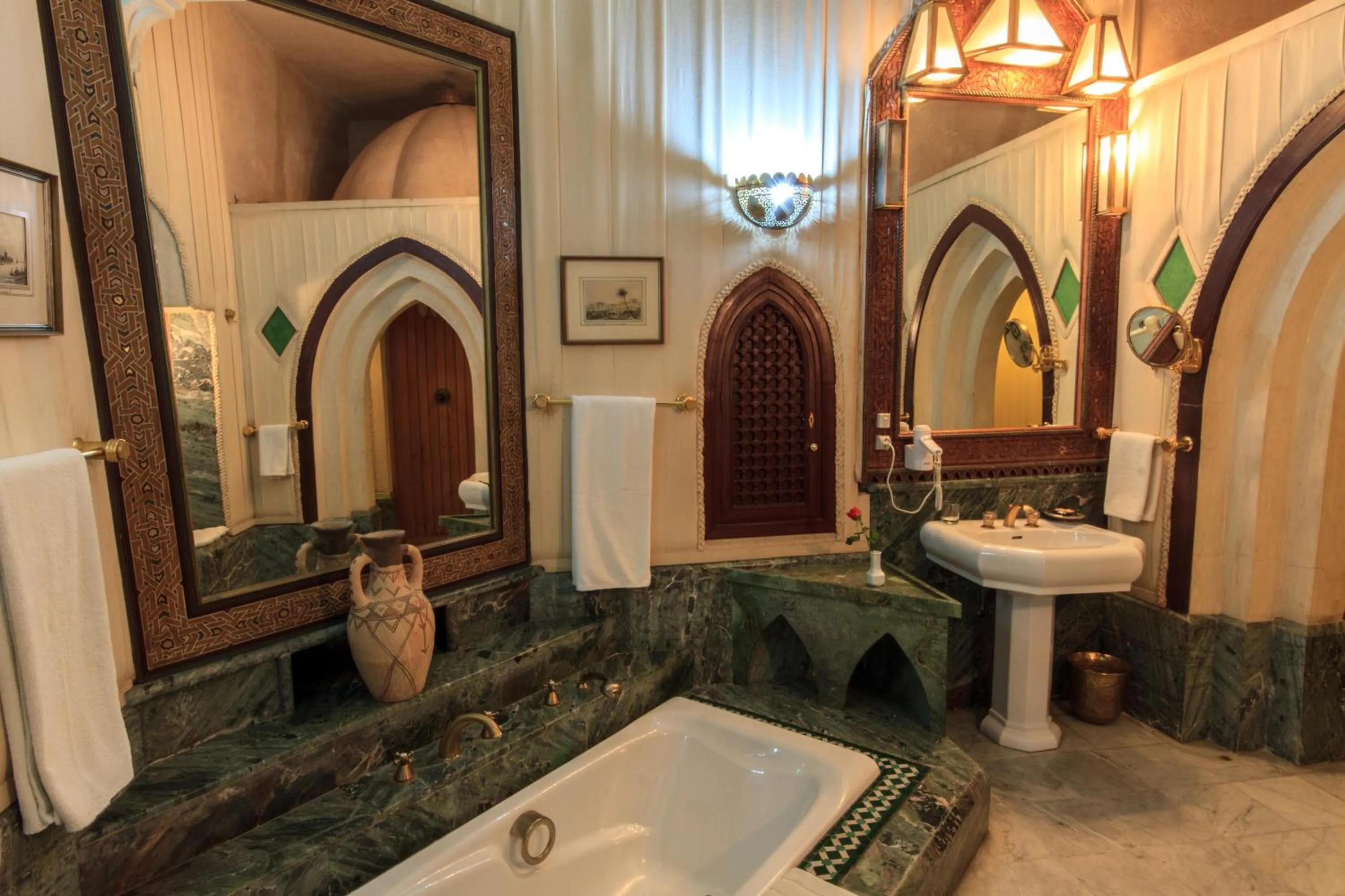 Bathroom in Palais Dar Donab
