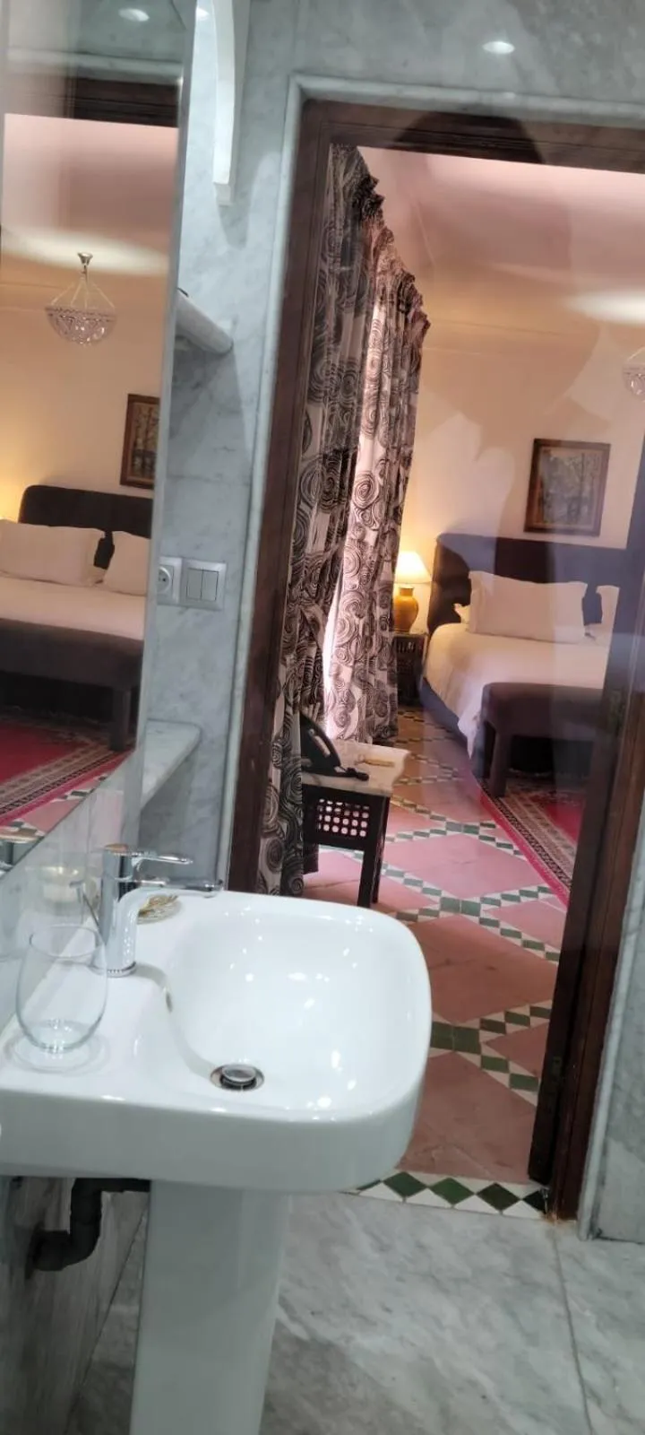 Bathroom, Bed in Palais Dar Donab