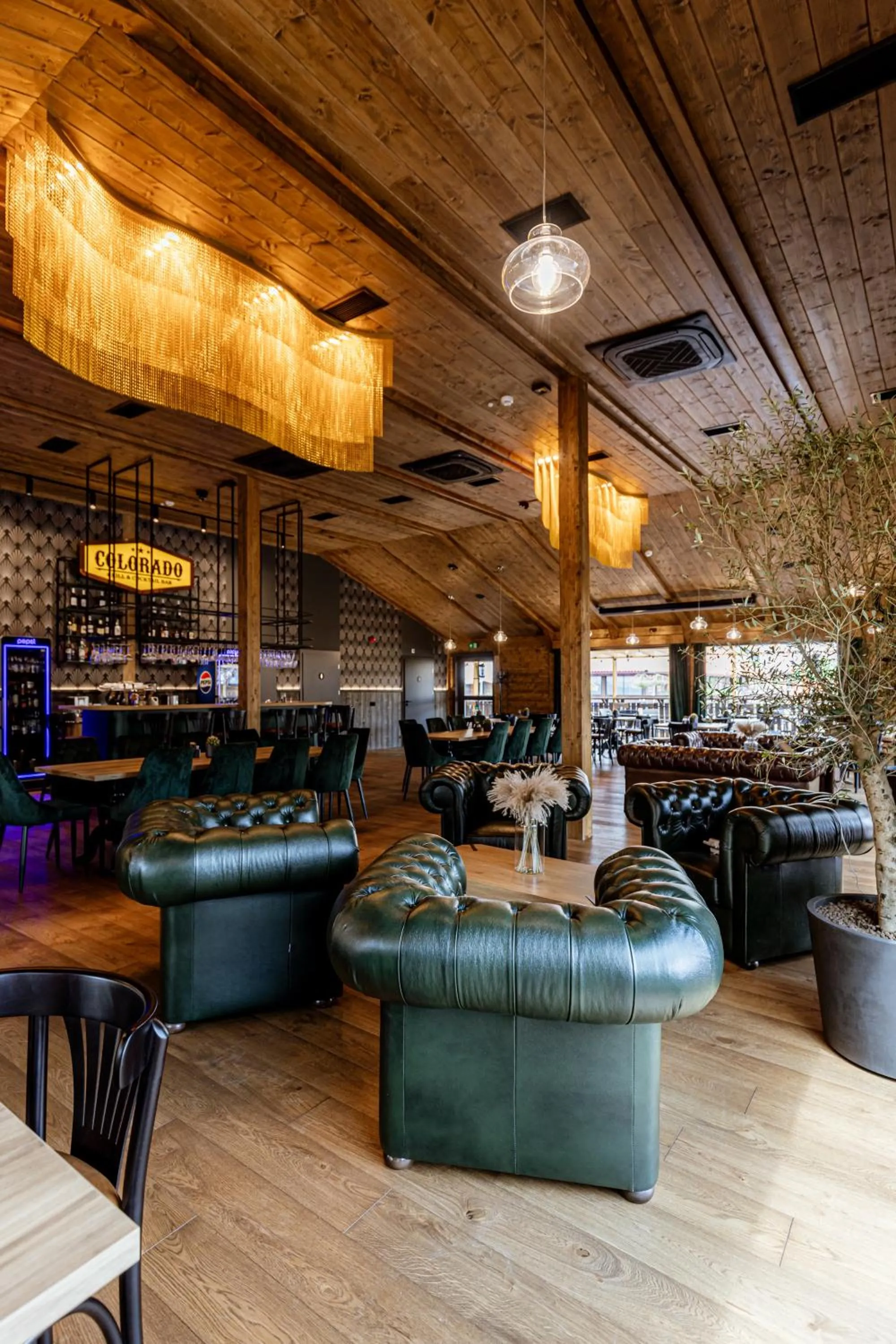 Restaurant/places to eat in Western Camp Resort