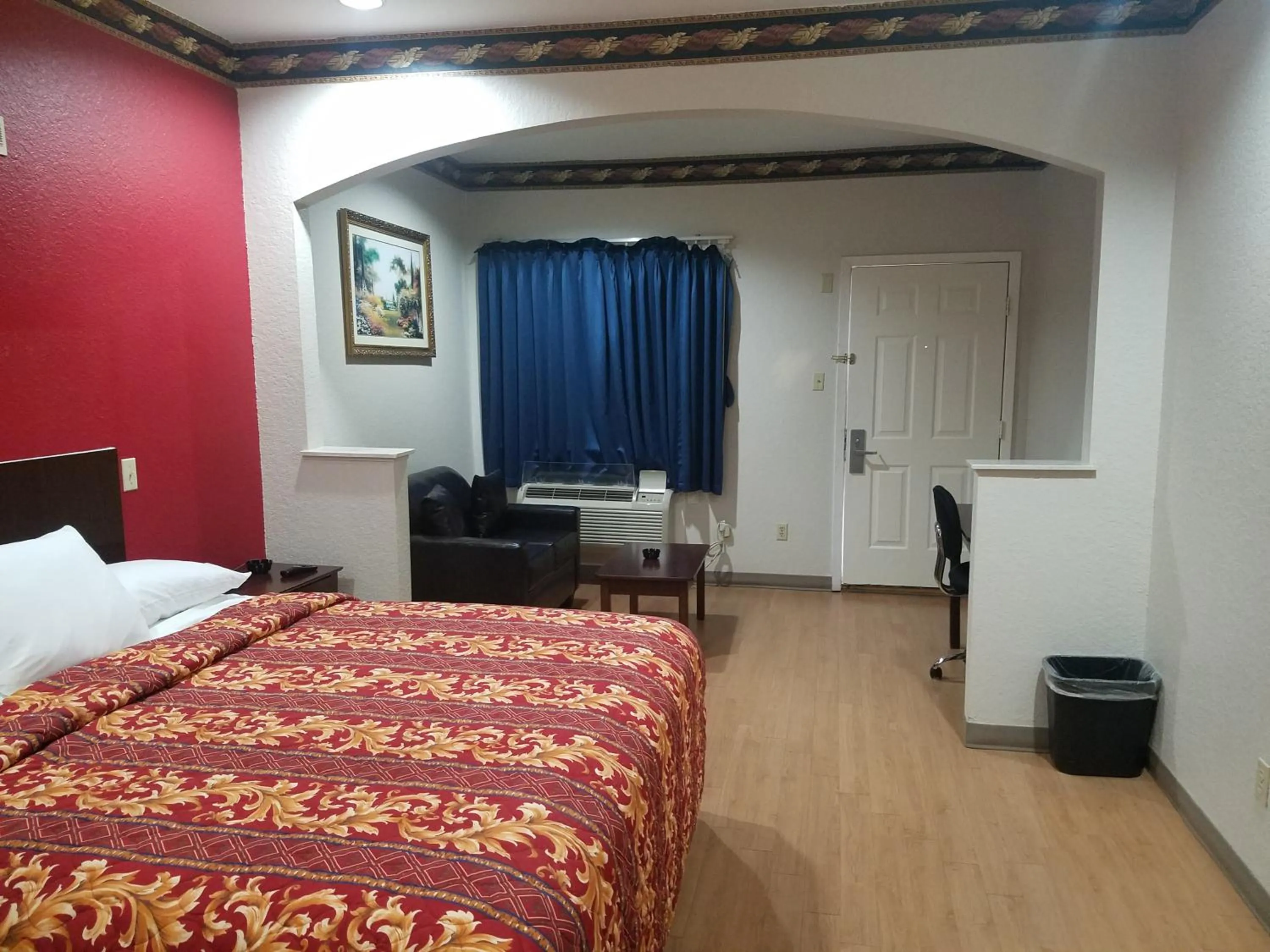 Bed in Scott Inn & Suites - Downtown Houston