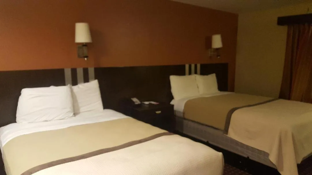 Bed in Americas Best Value Inn Caldwell