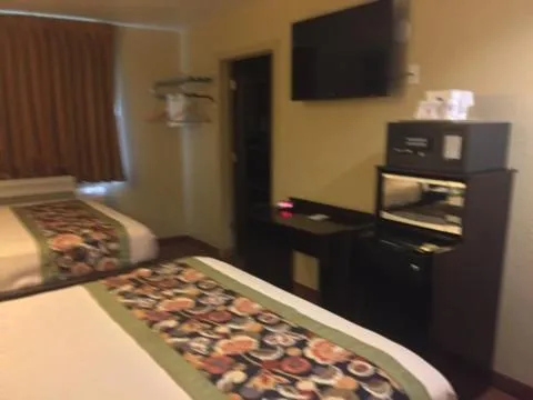 Bed in Americas Best Value Inn Caldwell