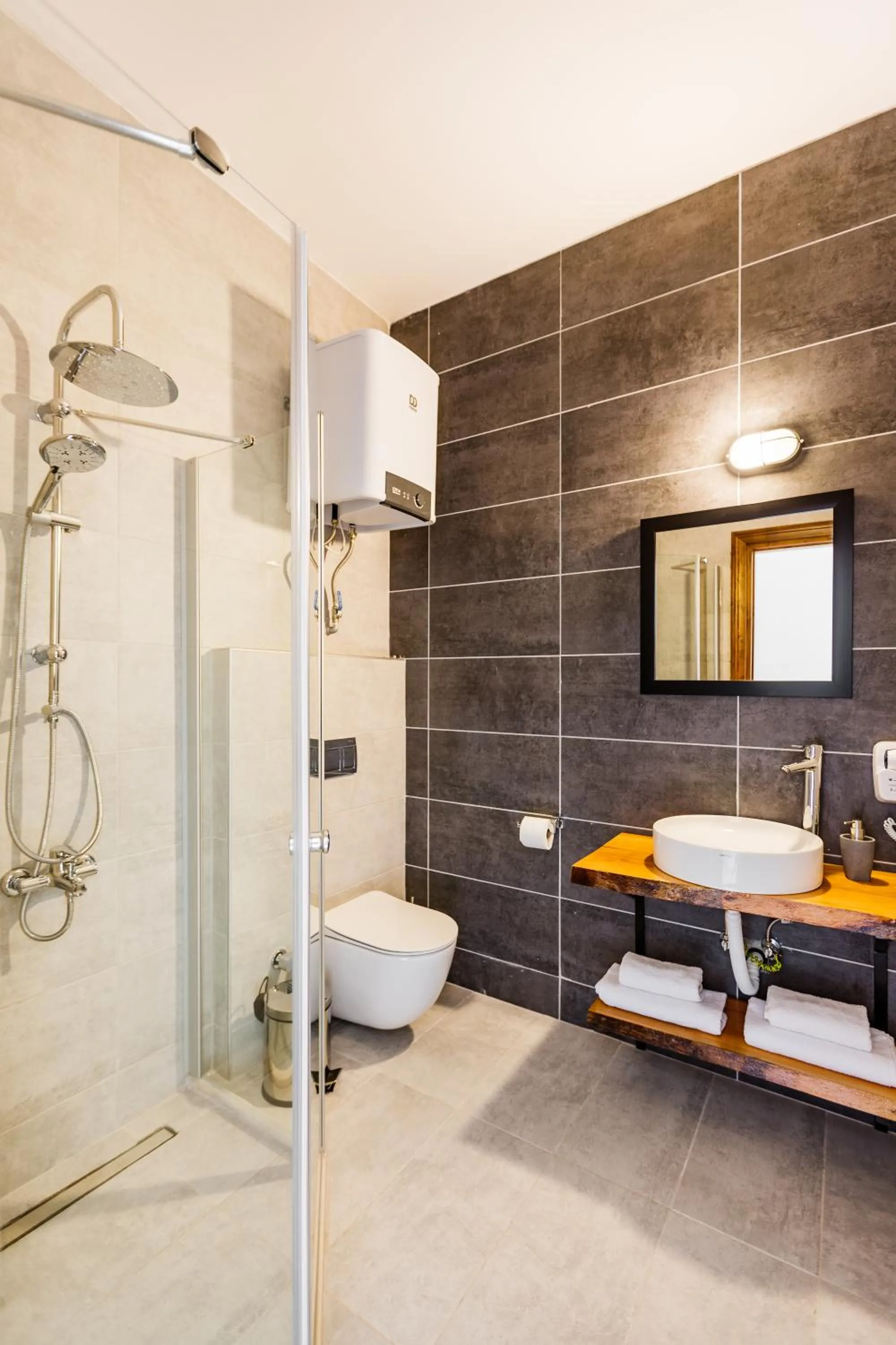 Shower in Djumba Hotel & Cafe