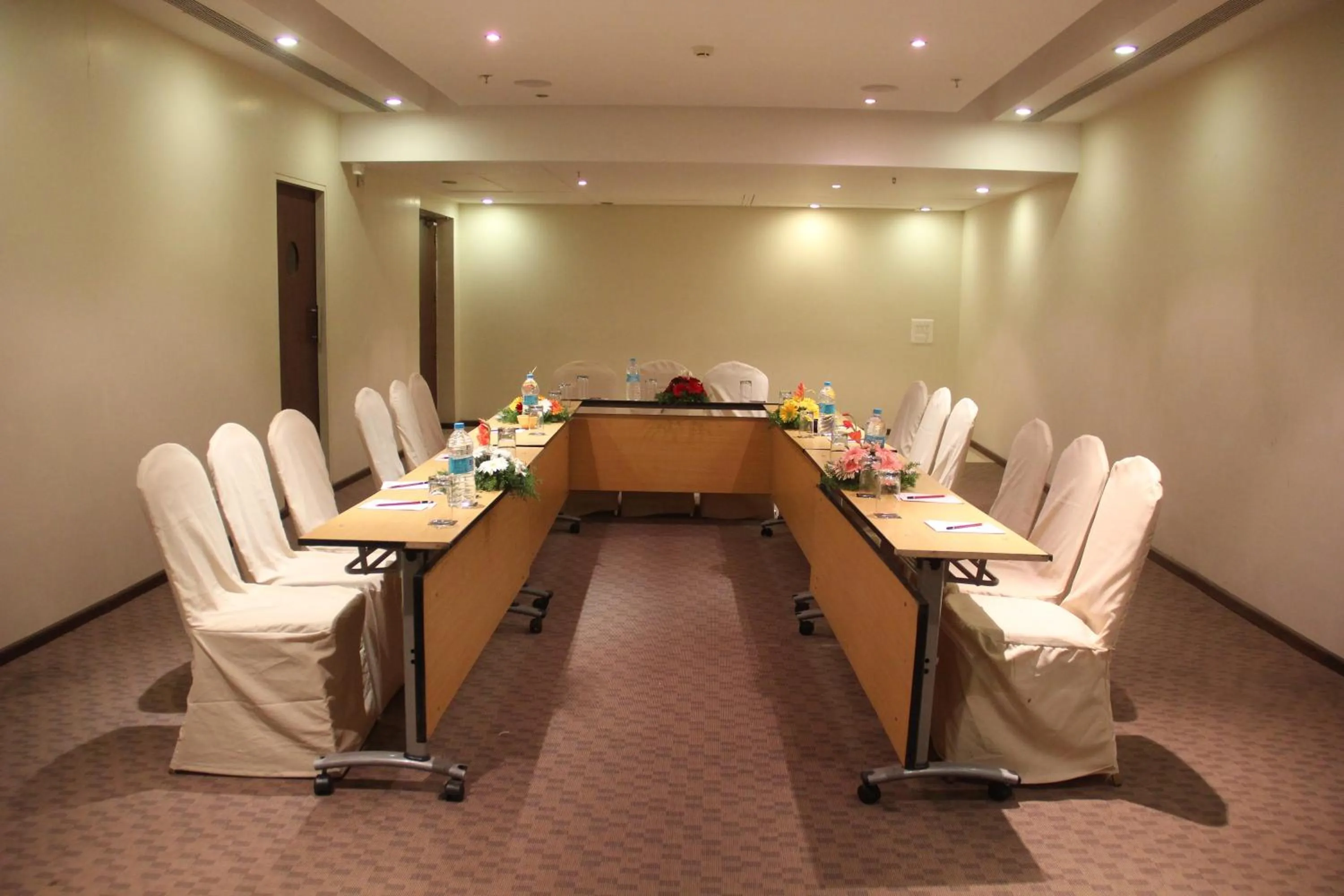 Business facilities in The Aures (formerly known as Keys Select The Aures)