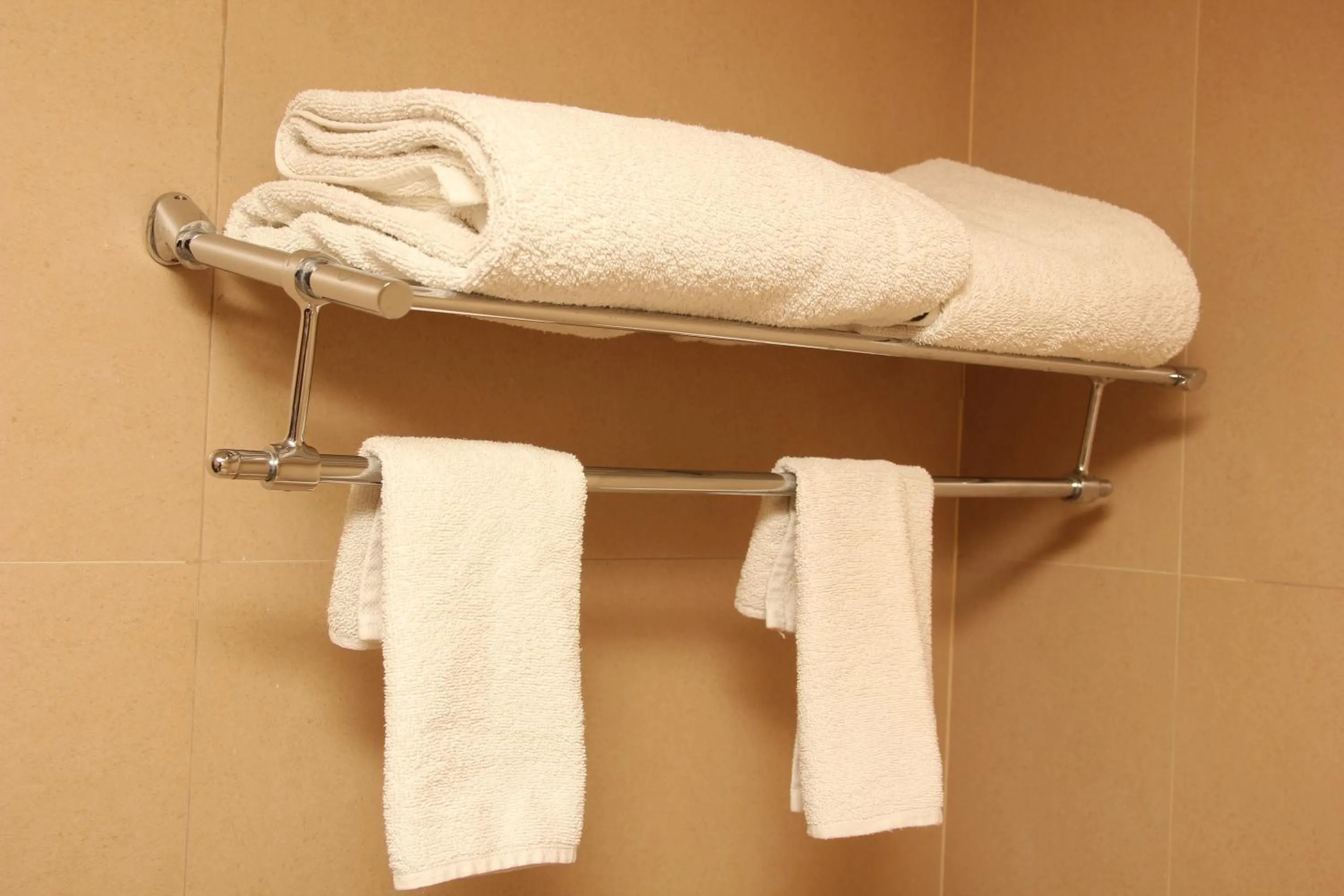 Shower in The Aures (formerly known as Keys Select The Aures)