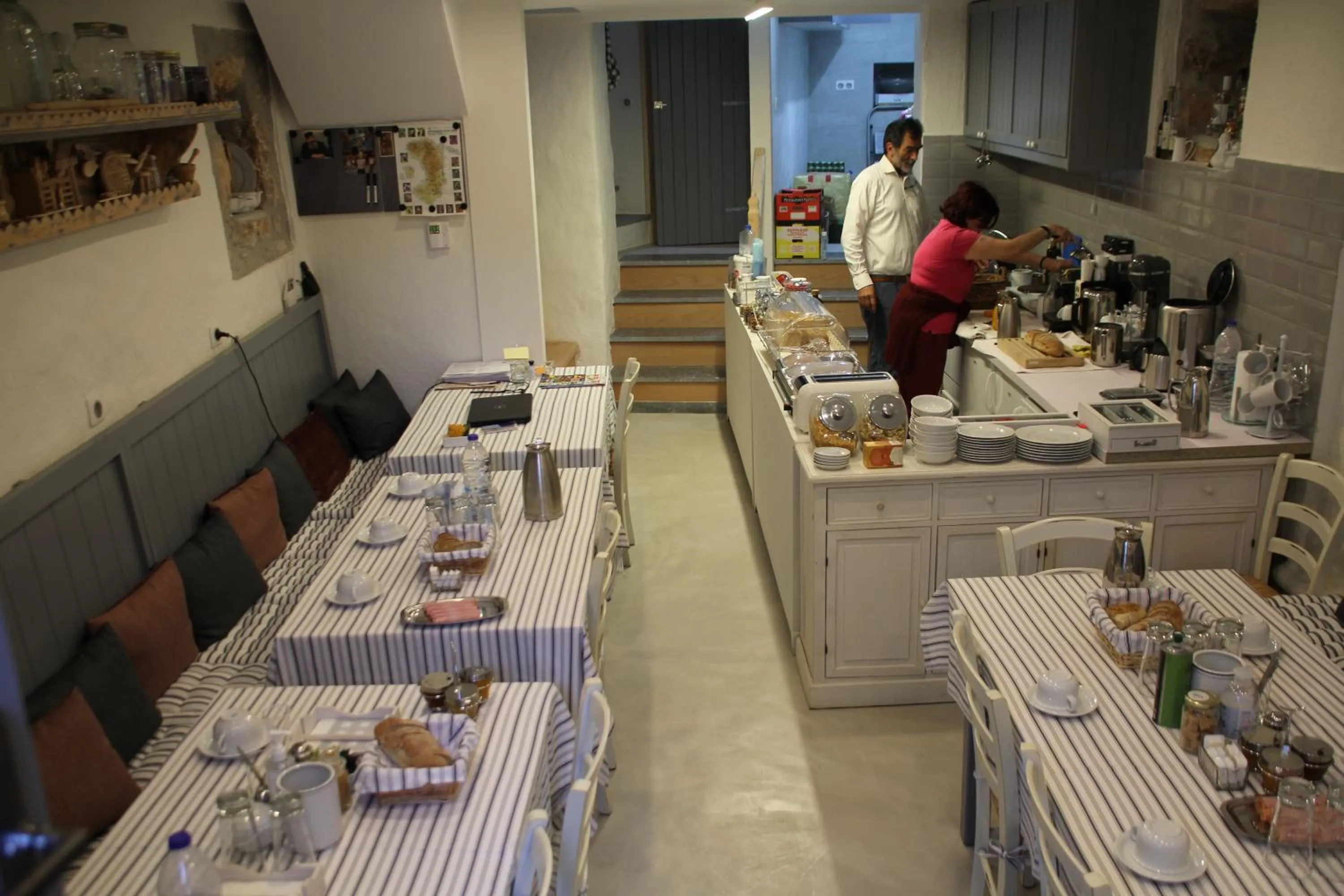 Restaurant/places to eat in Avgonima Chios Spitakia Cottages