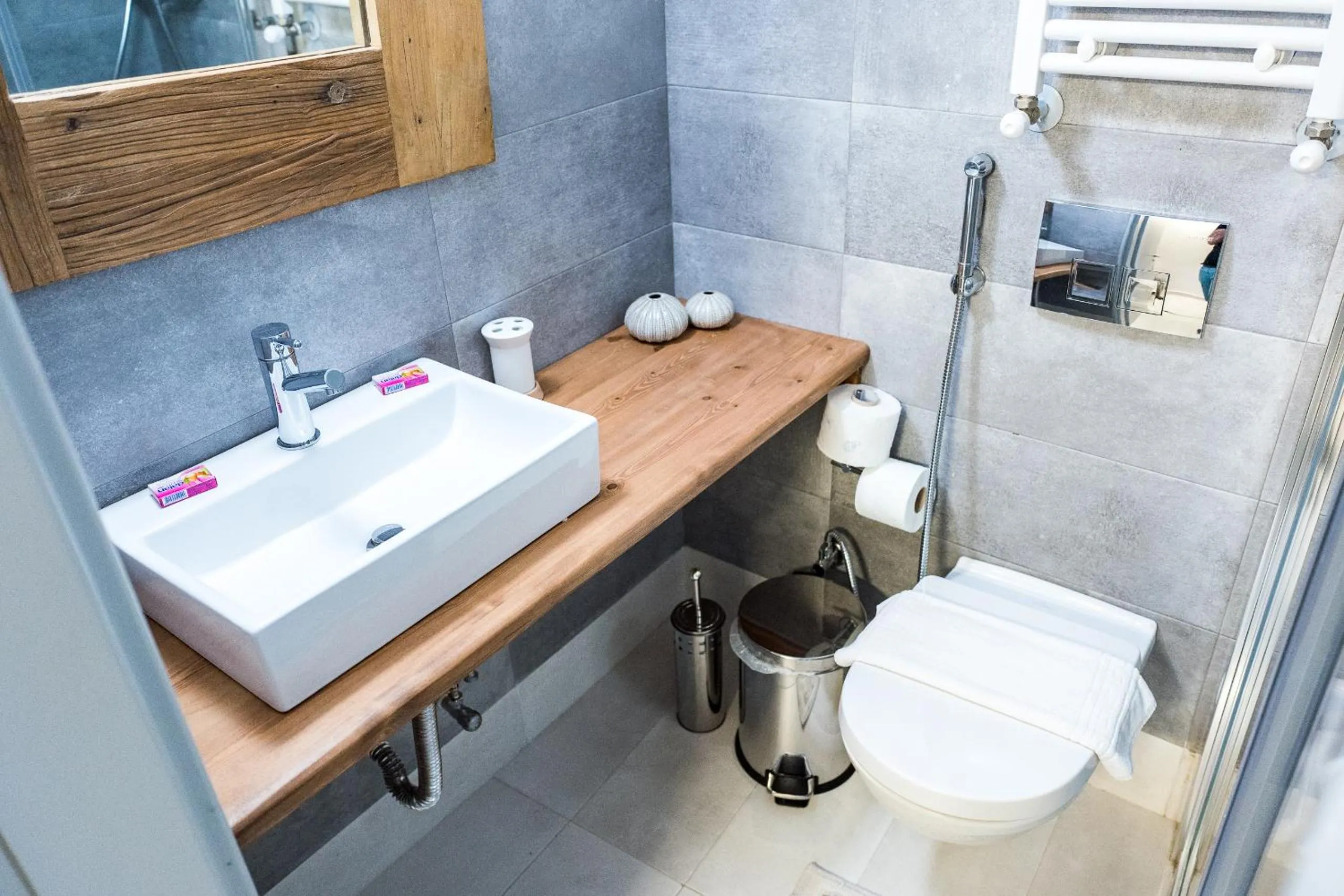 Toilet in Avgonima Chios Spitakia Cottages