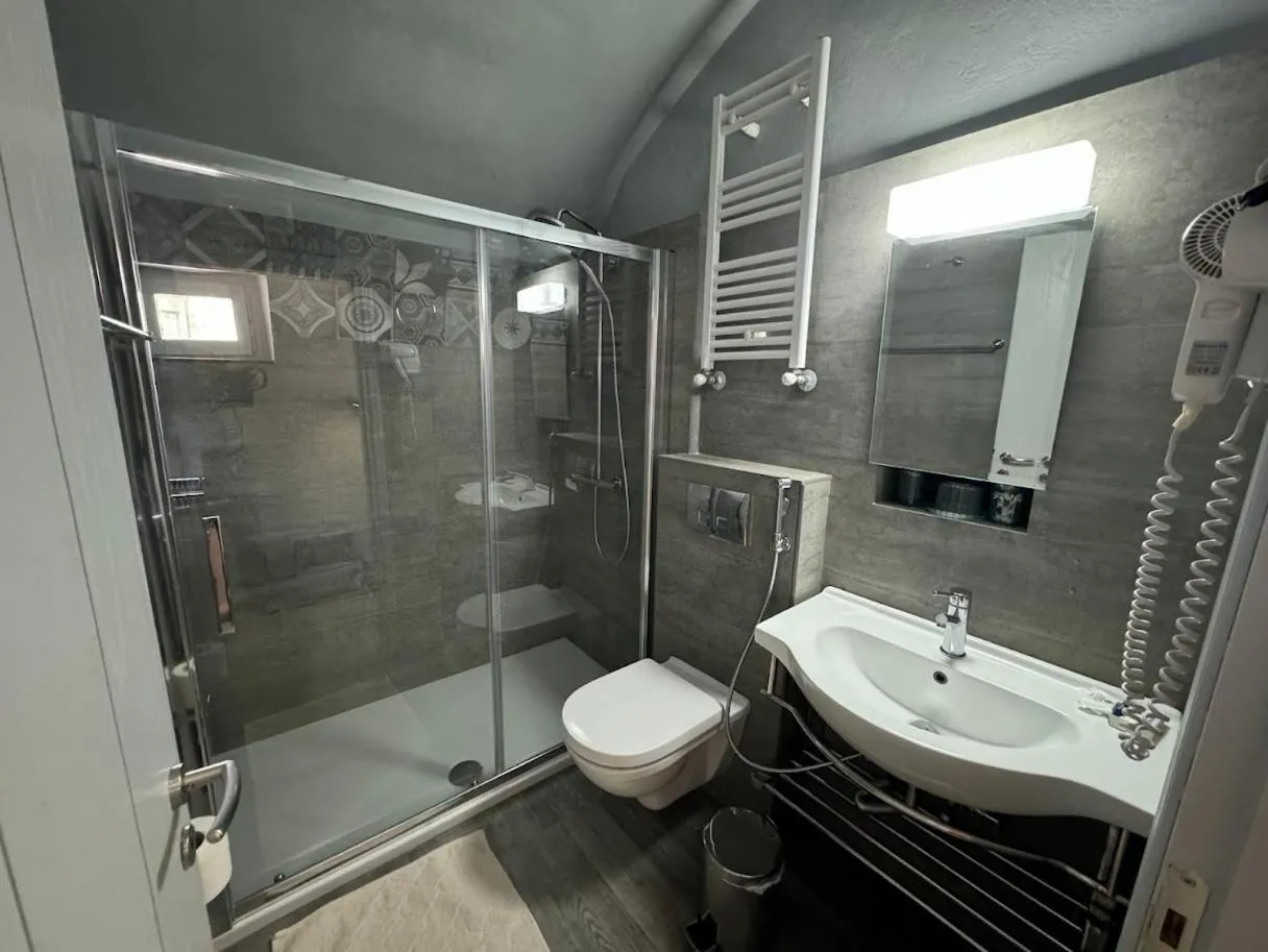 Bathroom in Avgonima Chios Spitakia Cottages