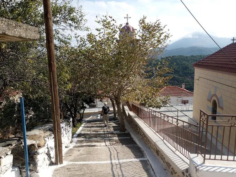 Hiking in Avgonima Chios Spitakia Cottages