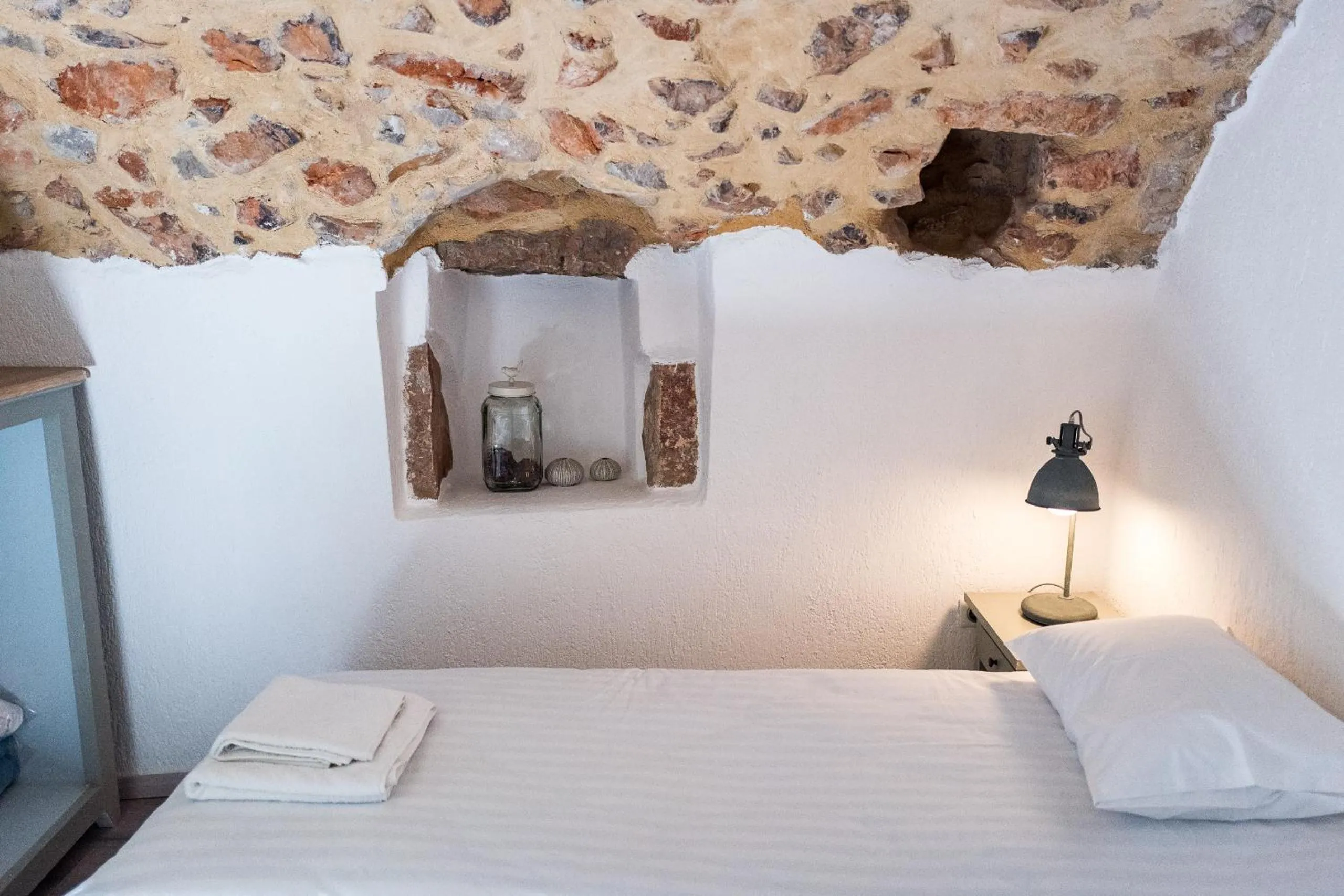 Bed in Avgonima Chios Spitakia Cottages