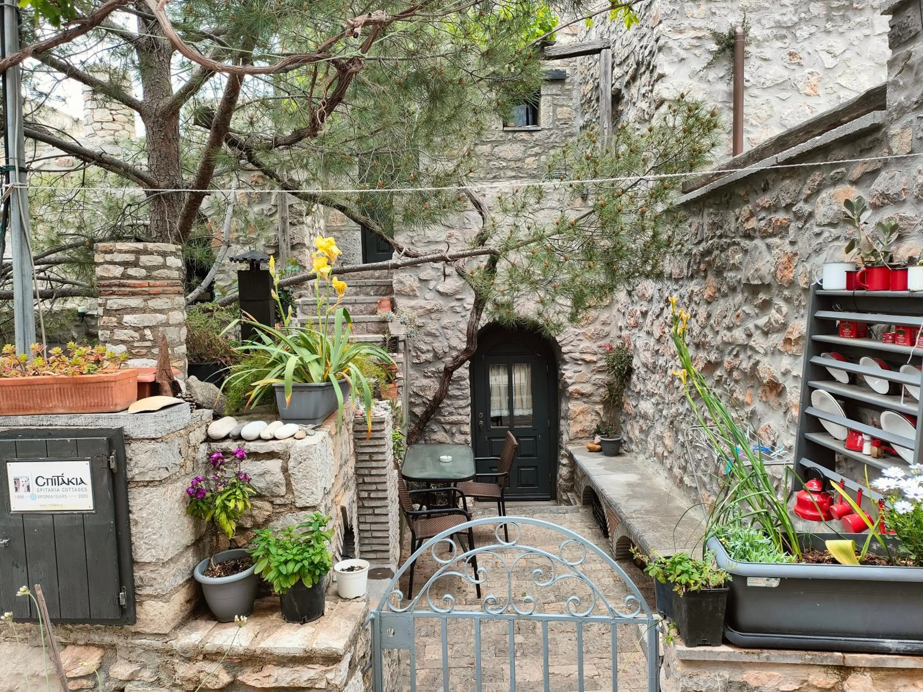 Patio in Avgonima Chios Spitakia Cottages