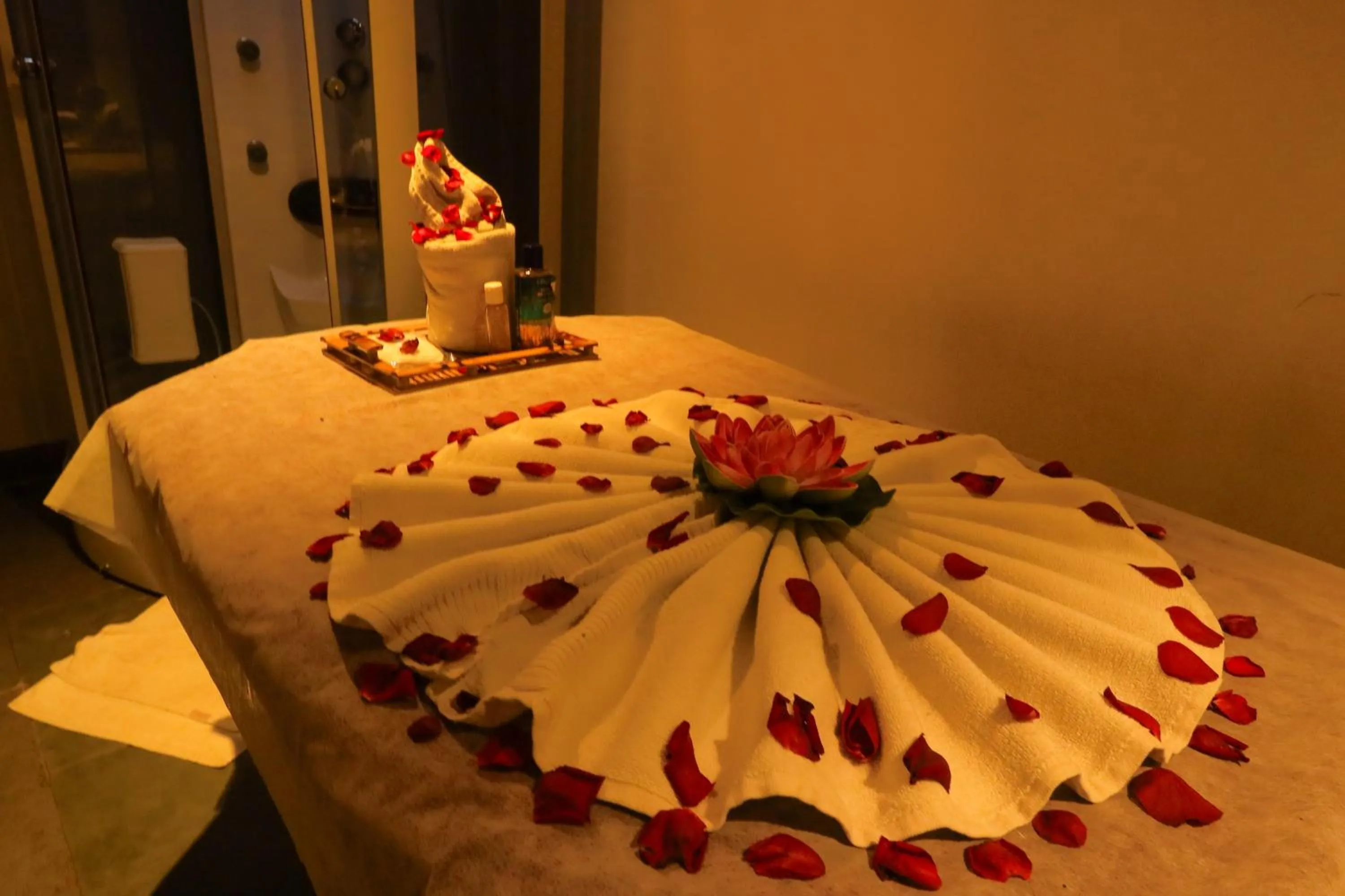 Spa and wellness centre/facilities, Bed in IRA By Orchid Bhubaneswar
