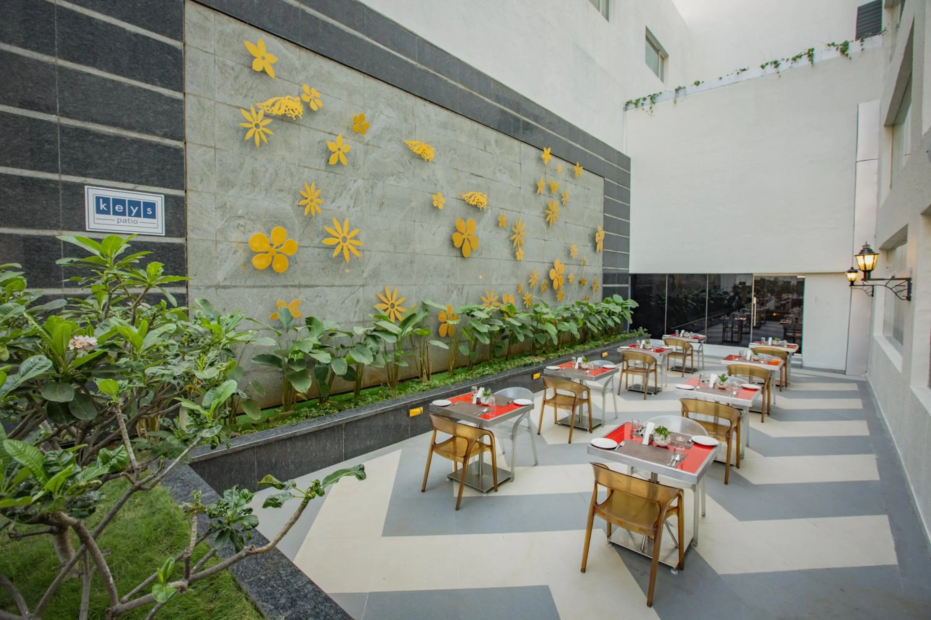 Restaurant/places to eat in Keys Prima by Lemon Tree Hotels, Pimpri, Pune