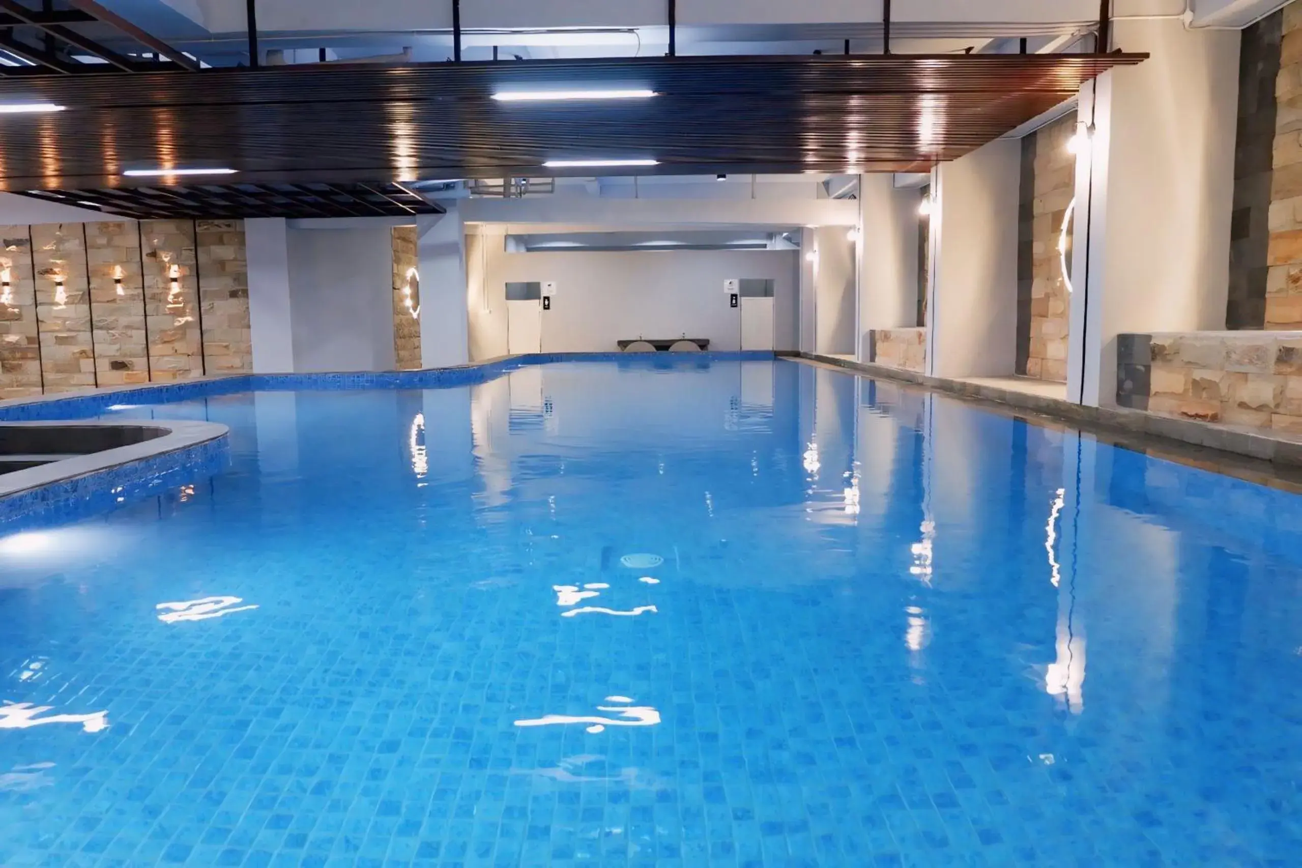 Swimming pool in Hotel Grasia Swimming pool in Hotel Grasia