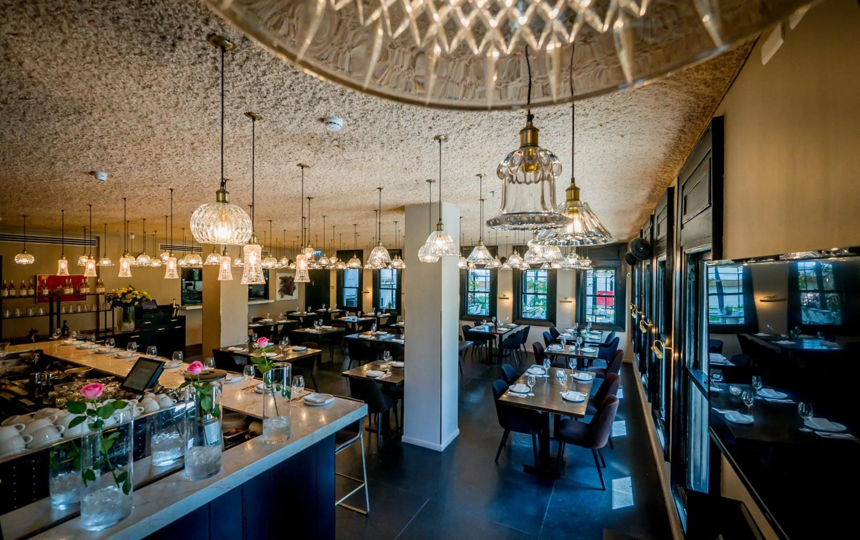 Restaurant/places to eat in Lear Sense Hotel