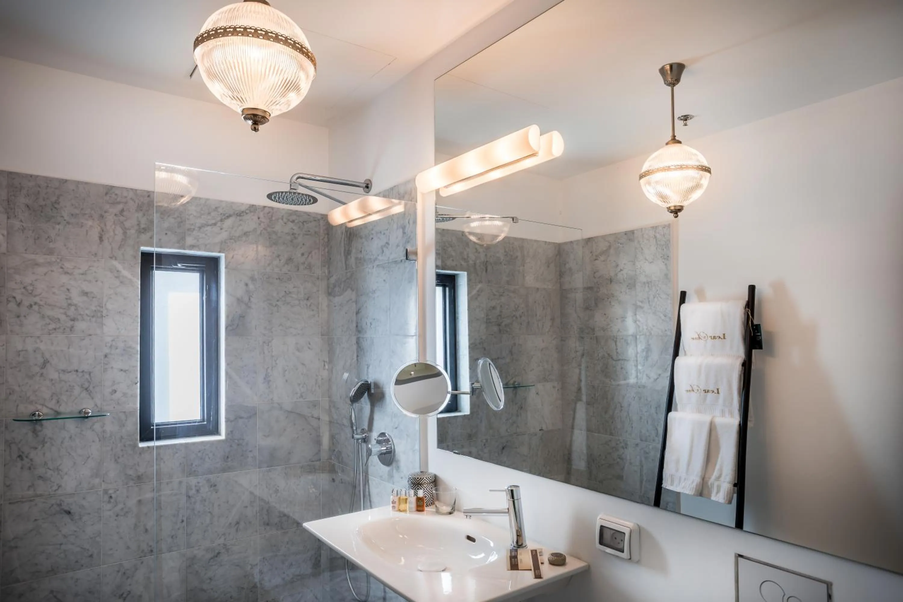 Bathroom in Lear Sense Hotel