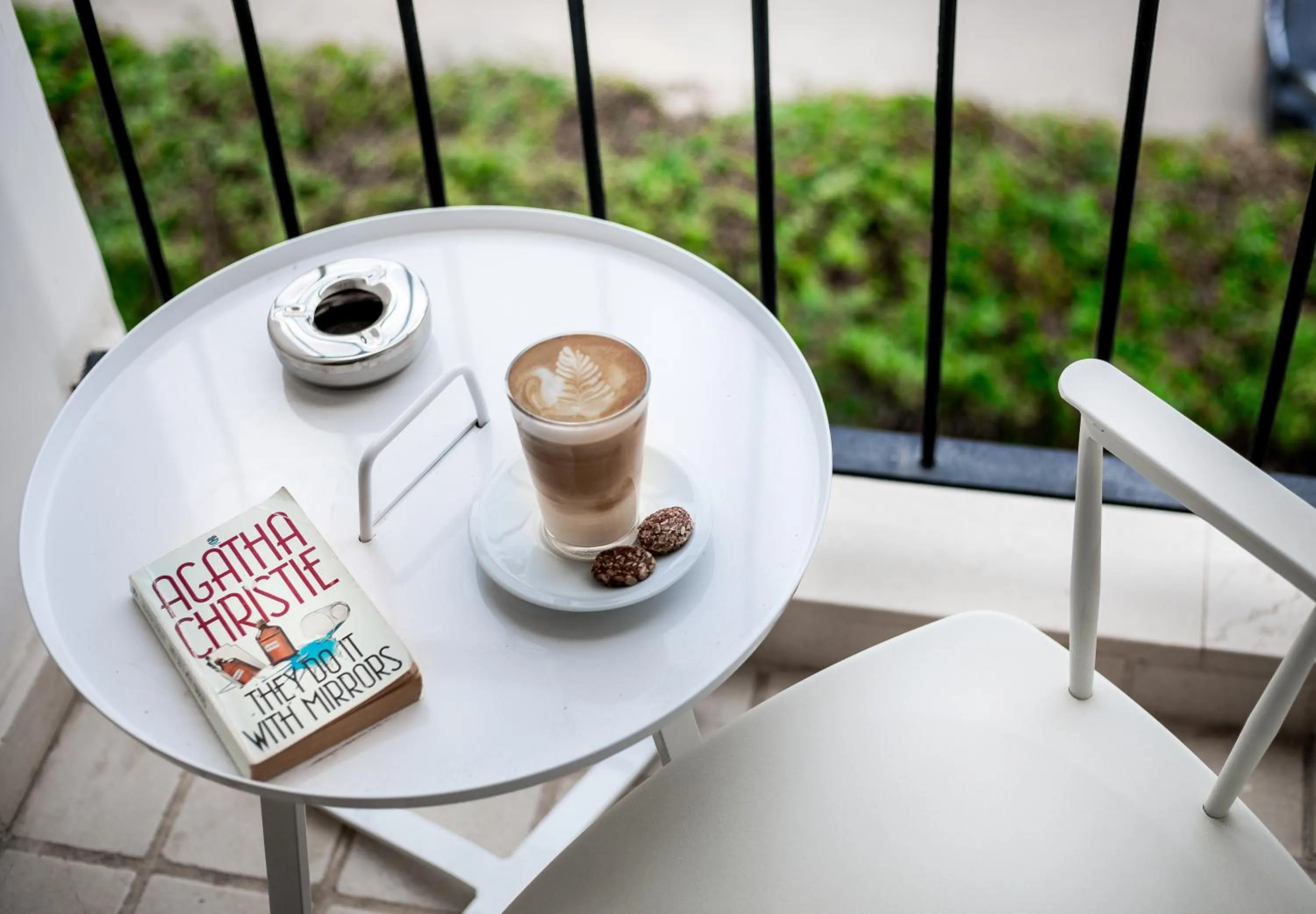 Drinks in Lear Sense Hotel