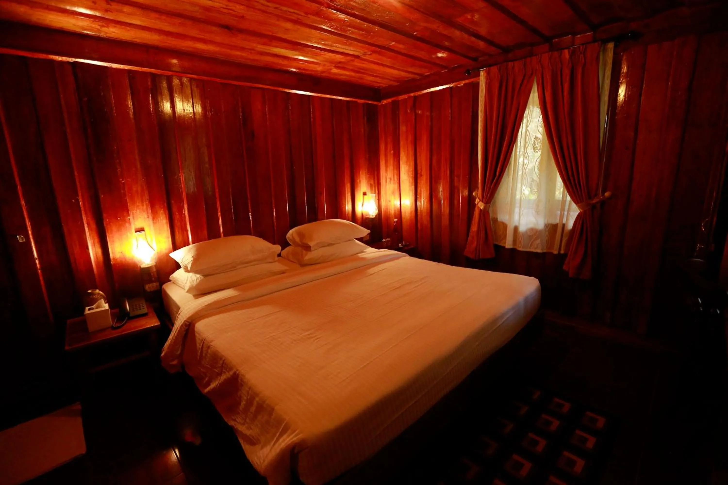 Bed in Saj Vagamon Hideout